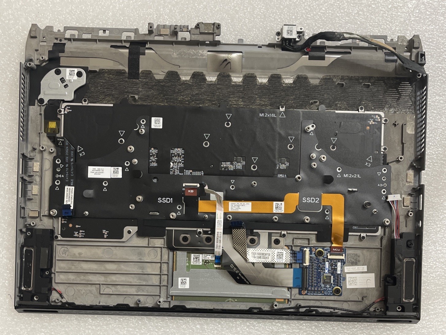 Genuine Dell Alienware15 M15 R3 Palmrest US Backlit Keyboard 03DYGJ S4P2