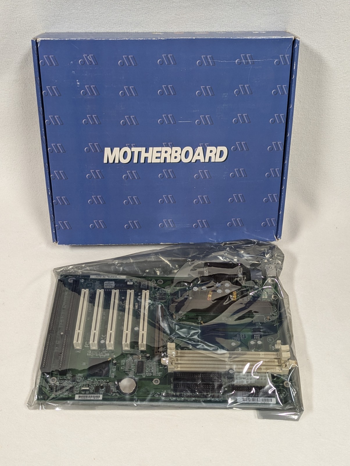 Diamond Multimedia Vtg Motherboard ATX Micronics C300 PCA AGP ISA AMI SLOT 1