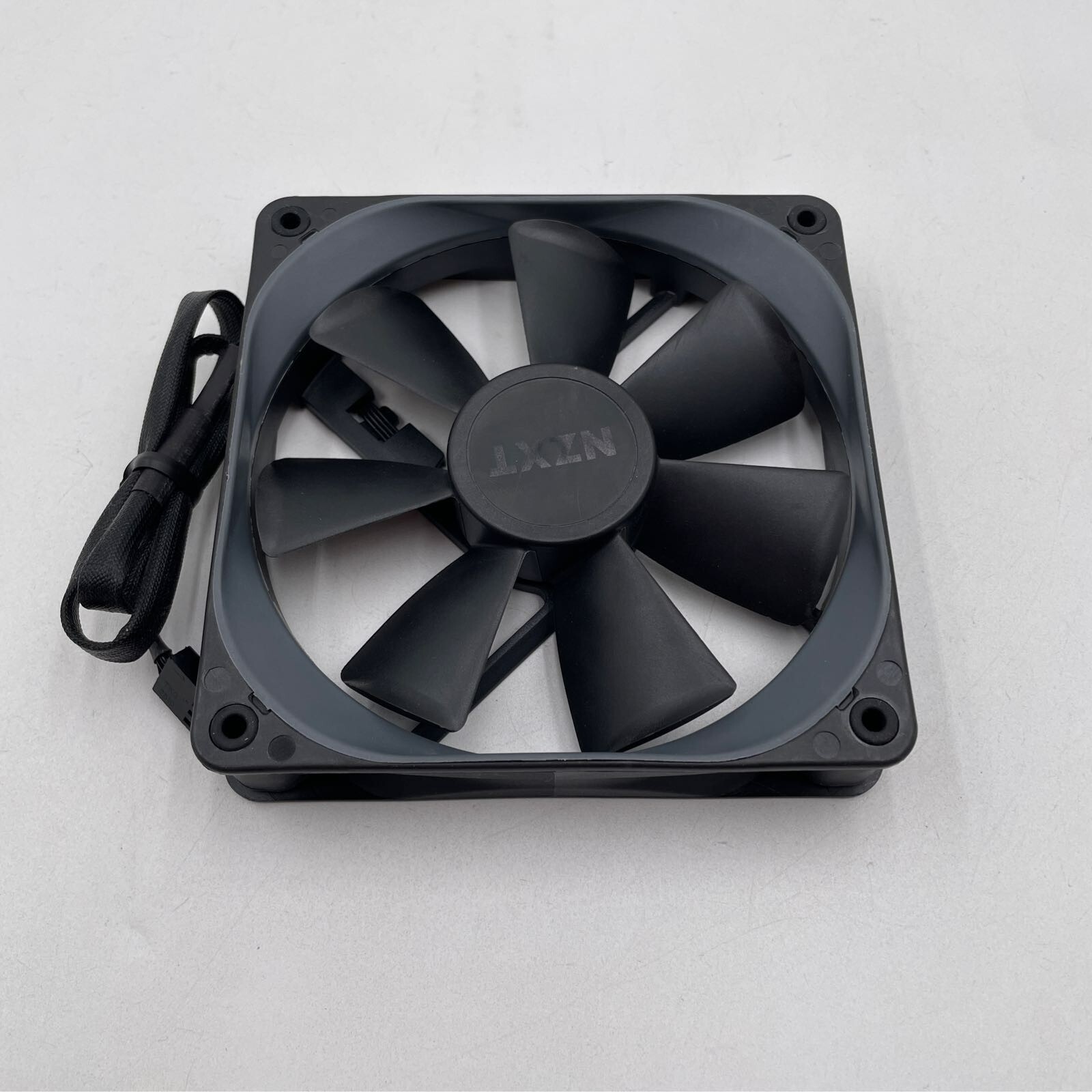 NZXT F120 Fluid Dynamic Bearing Core Fan 120mm Black RF-AP120-FP