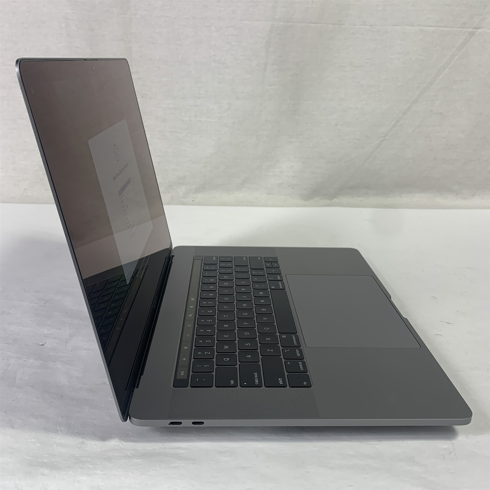 Apple MacBook Pro A1990 15″ 2019 Laptop Oct Core i9-9880H 2.3GHz 16GB 500GB SSD