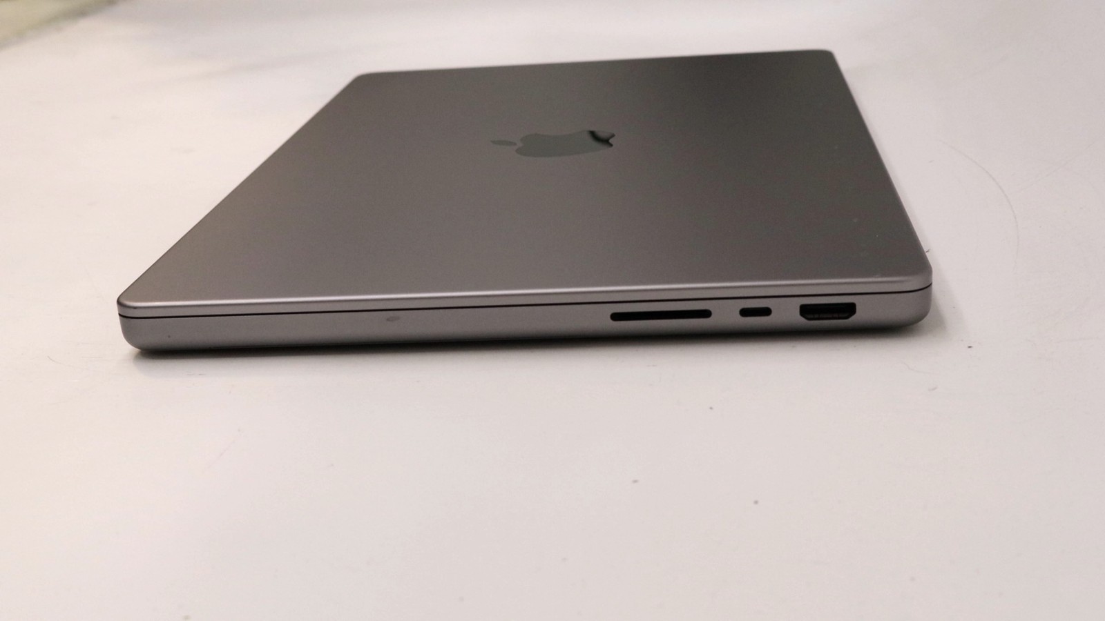 Apple MacBook Pro 14 M1 Pro 10-Core 32GB 512GB Gray 2021 – Used Very Good