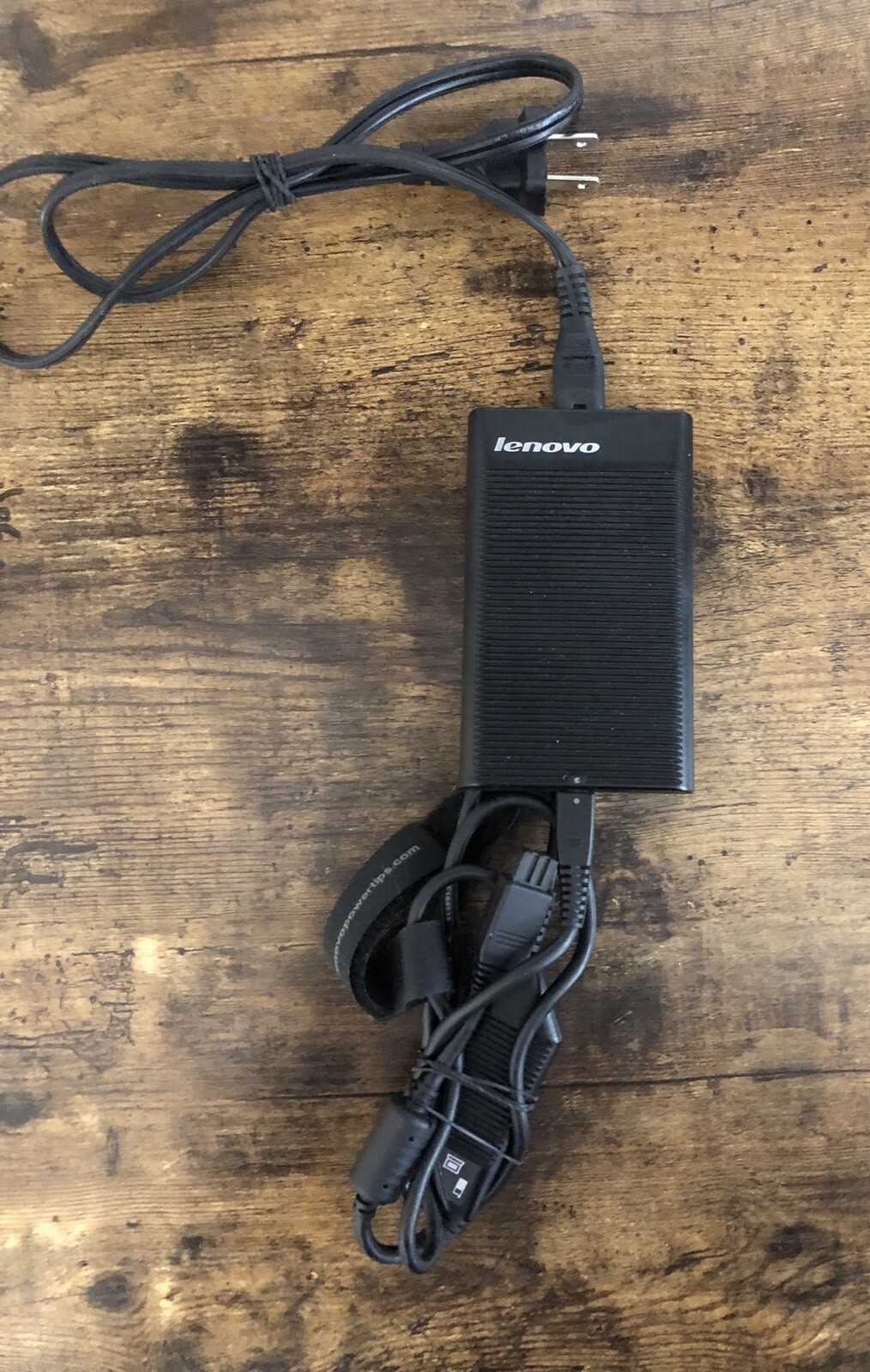Lenovo 41R4538 Ultraslim AC Adapter W/ Power Hub Output: 20V 4.5A Black