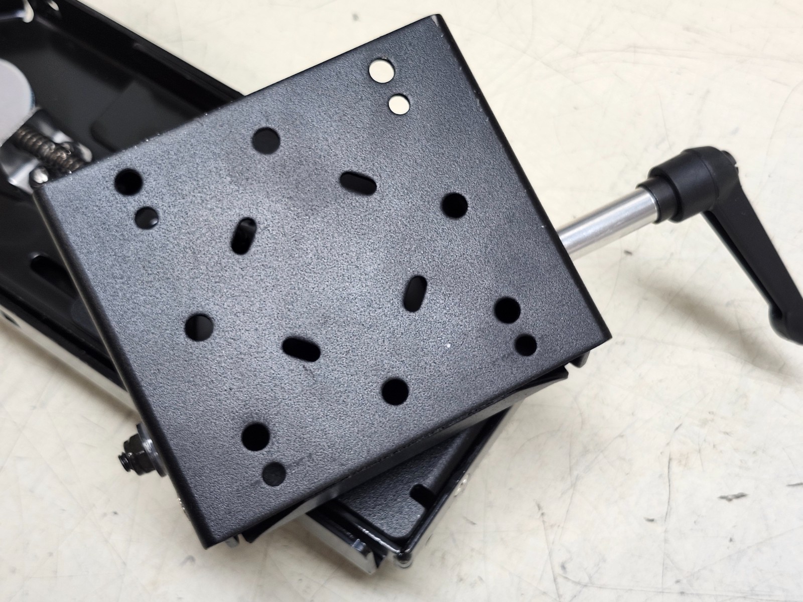 Havis 11″ Slide Out Locking Swing Arm W/ Motion Device Adapter P/N: C-MD-119