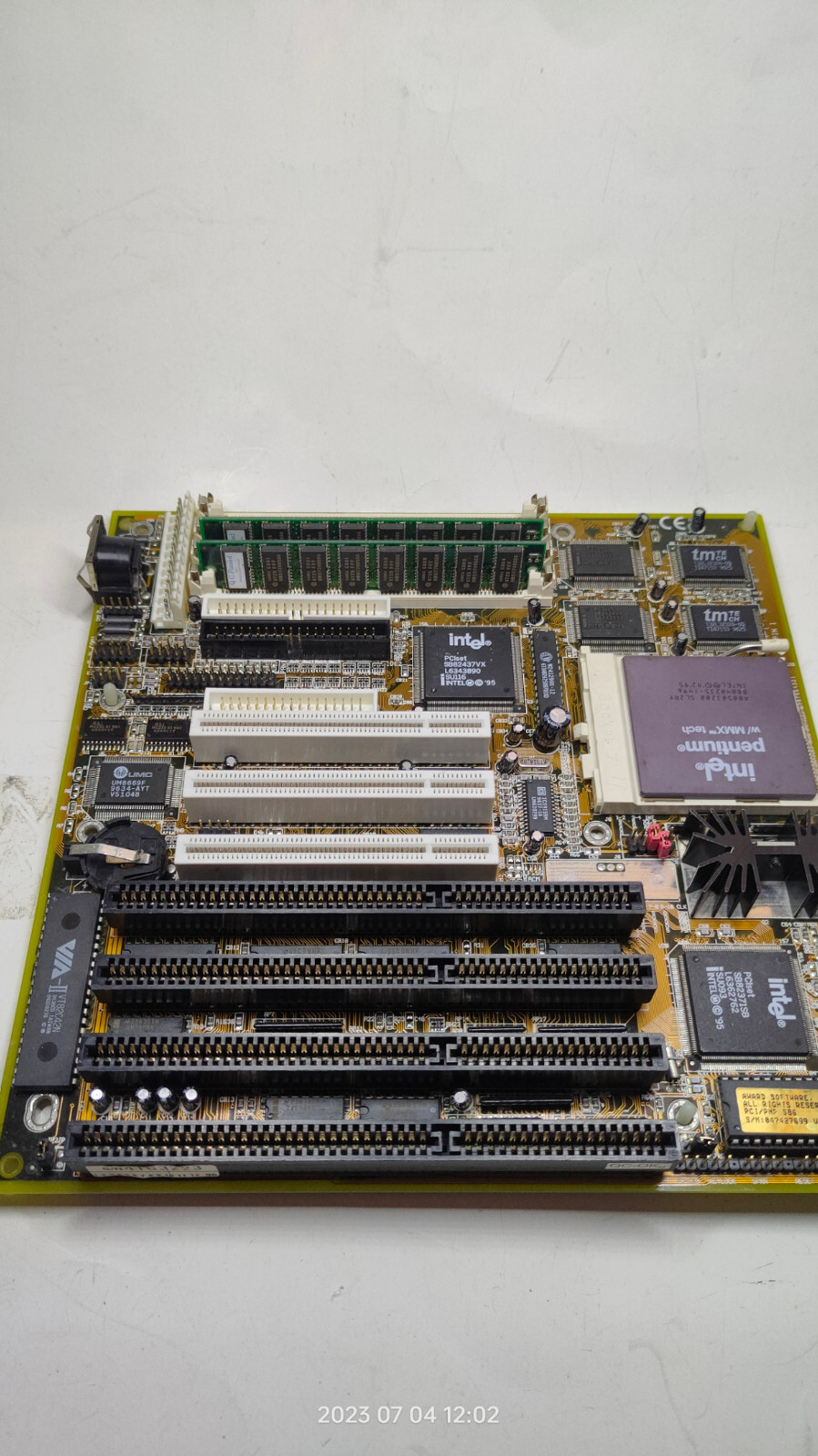 Socket 7 AT Lucky Star 5V-1A Ver 2.0 (Apollo VPX/97) P-133/64 MB +VGA