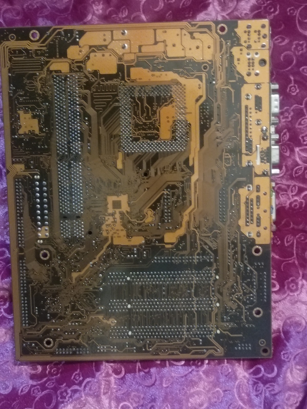 Intel TUW-AM ATX Socket 370 Motherboard SDR SDRAM PCI ISA On-Board Audio