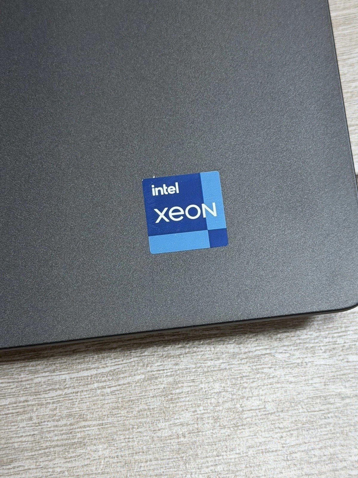 Dell Precision 7760 17.2″ Intel Xeon W-11855M 3.20GHz 16GB RAM 256GB SSD NVMe