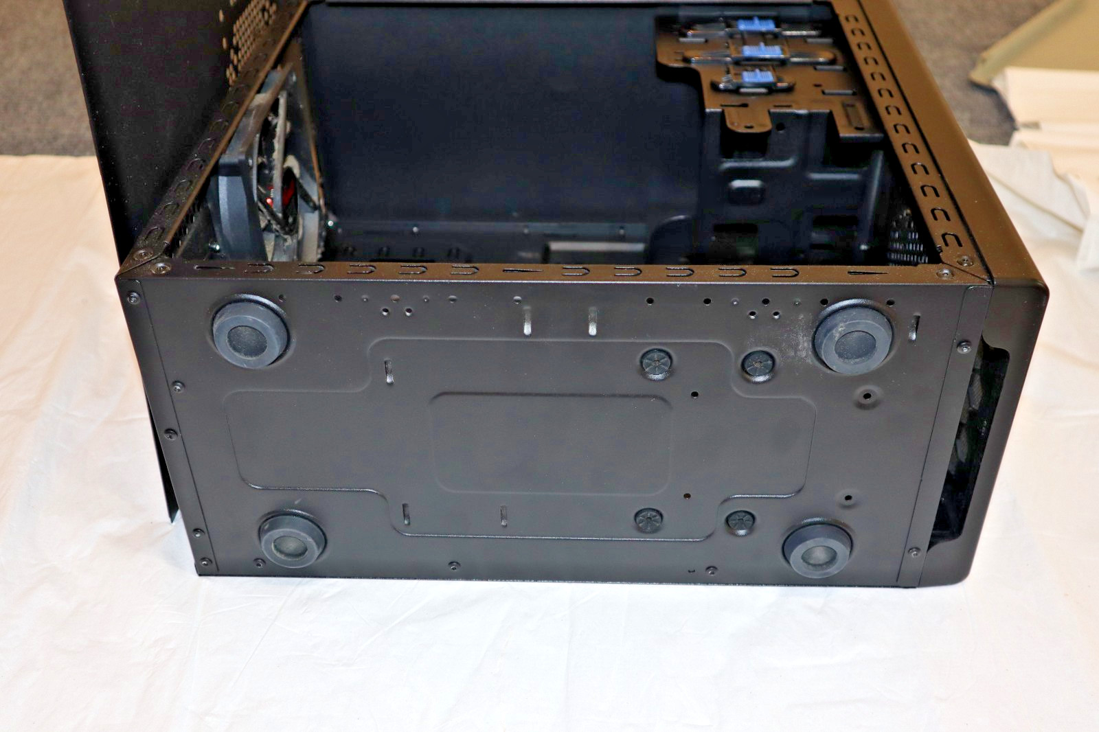 ACE Gaming Computer Case Empty Chassis with 120mm Fan ~14-1/4″ x 15-1/2″ x 7-1/4