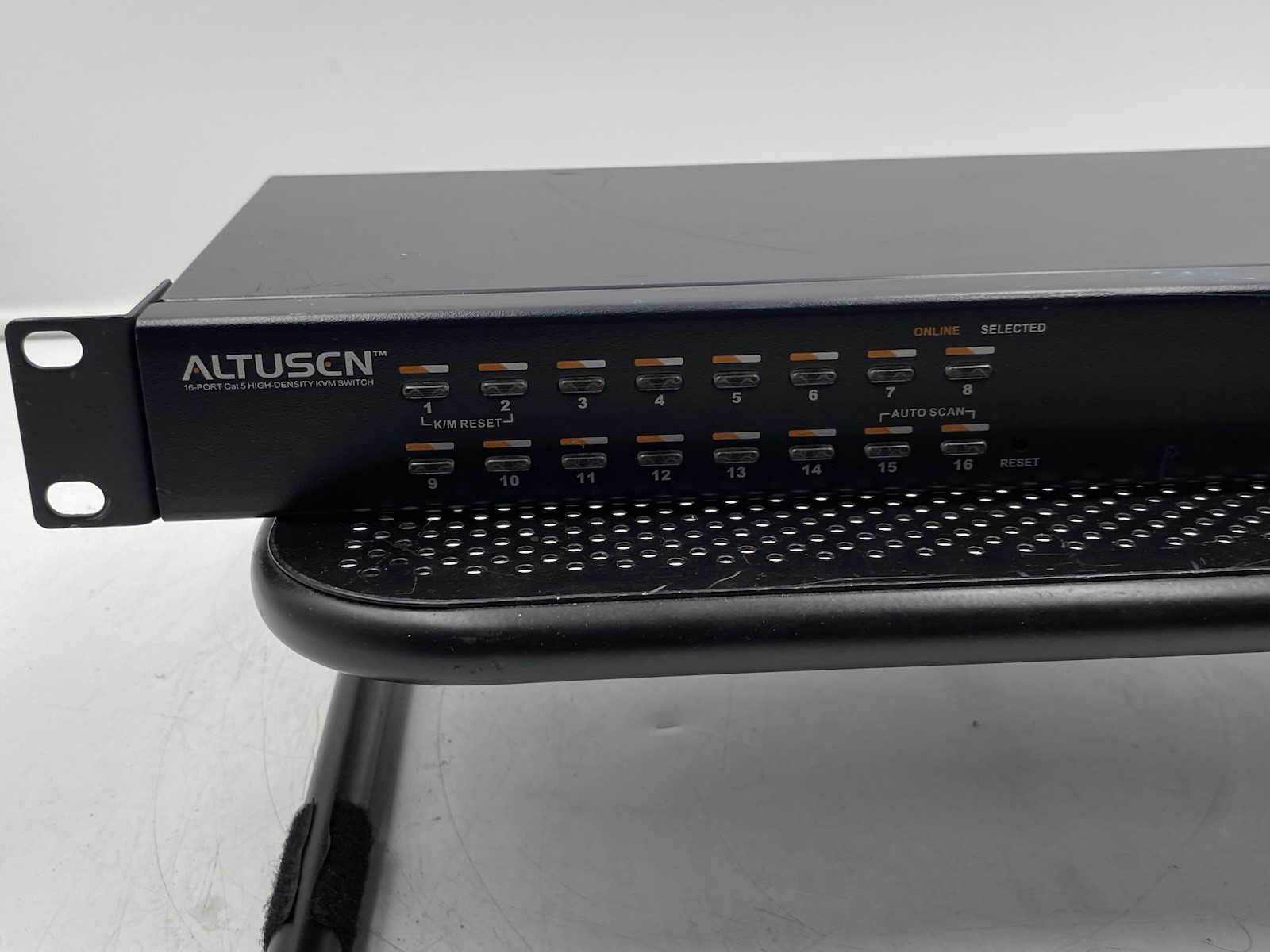 Aten KH1516Ai 1-Local/Remote Share Access 16-Port Cat 5 KVM over IP Switch