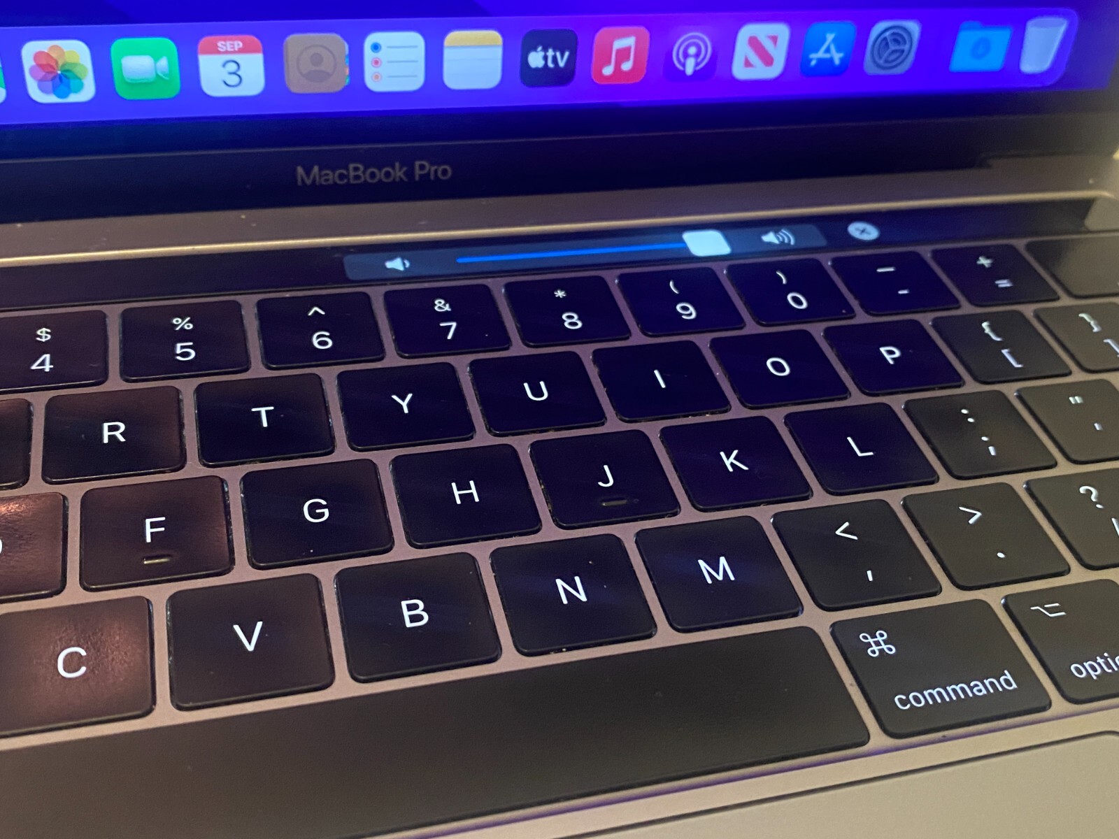 13 Apple Macbook Pro Core i5 3.5GHz Turbo 256GB SSD 16GB A1706 TouchBar Warranty