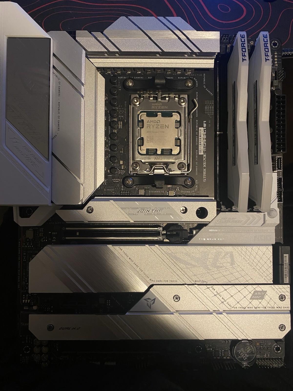 AMD Ryzen 7 7700, ASUS ROG Strix X670 E- A Gaming WiFi, 32gb Ddr5 6000mt/s Cl30