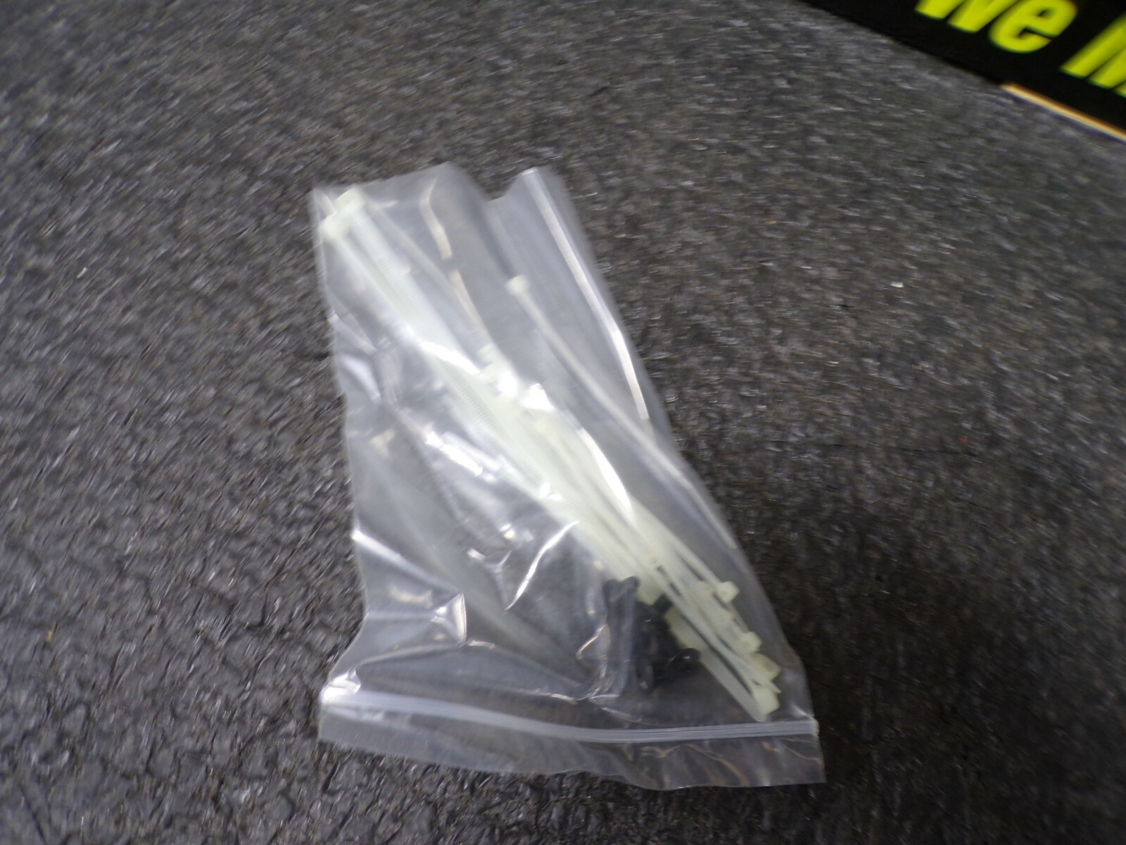 24 Port Cat5e Non-Shielded Patch Panel P/N 651-24C5, (MJ)