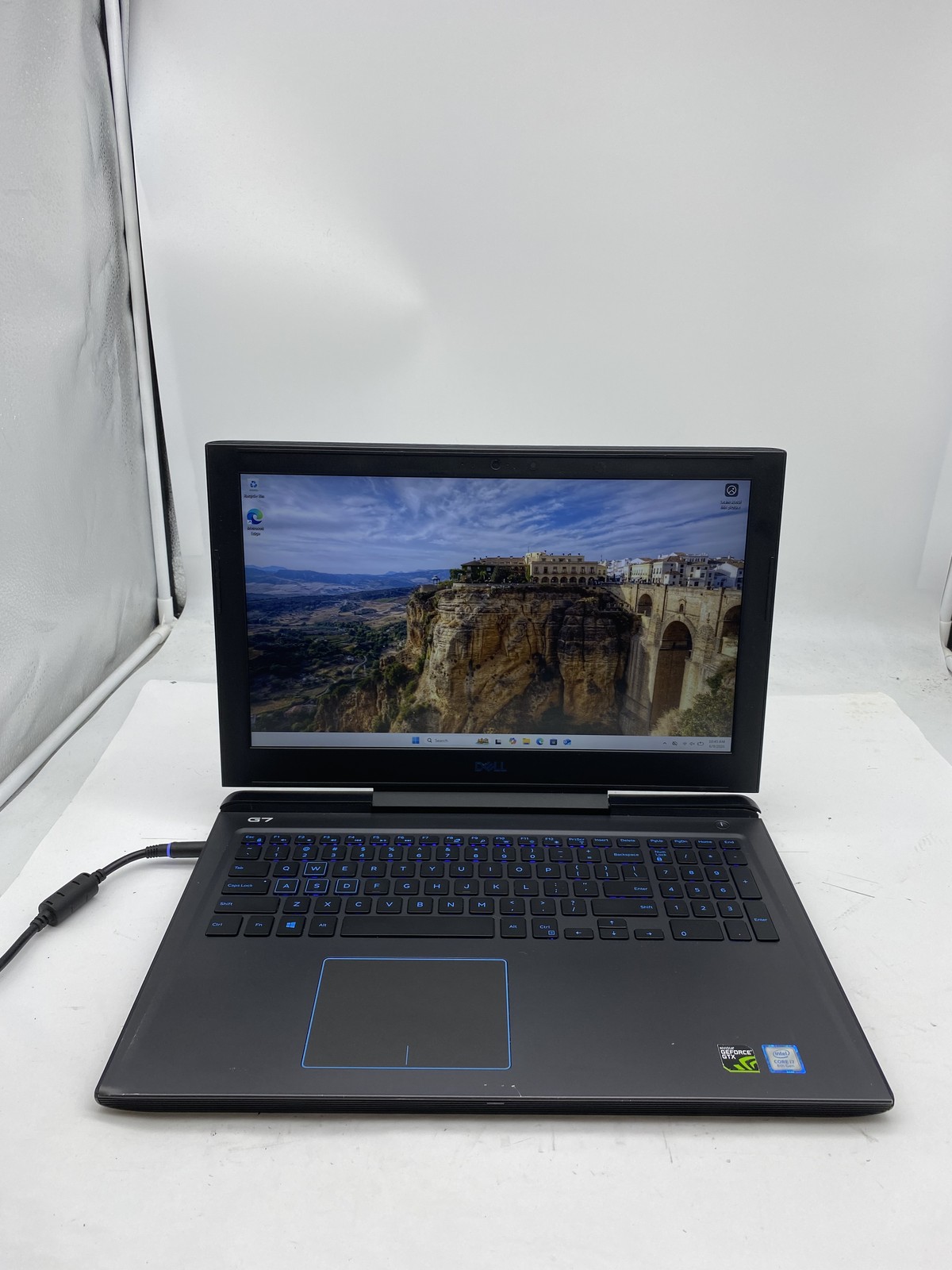 Dell G7 7588 Laptop Intel Core i7 8750H 2.2GHz 16GB RAM 256GB SSD W11P GTX 1060