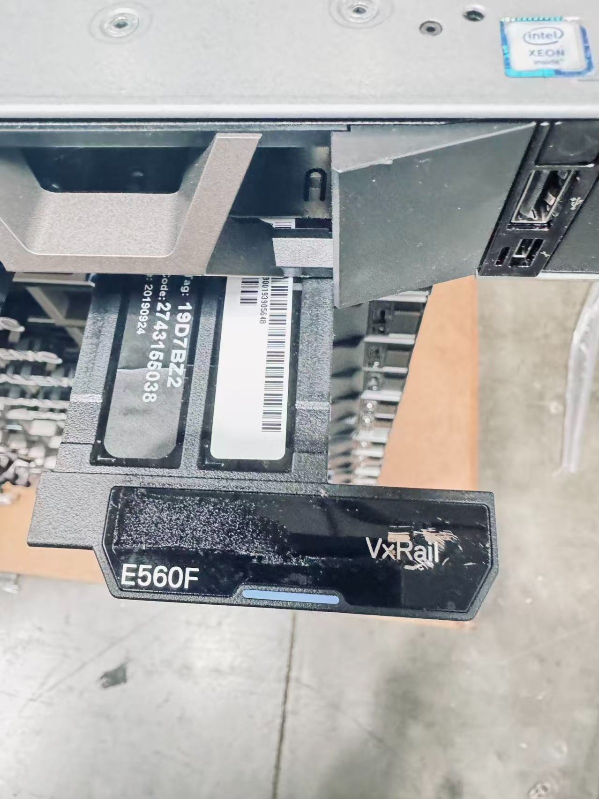 Dell PowerEdge R640/E560F 10SFF Server 2x Gold 6148 40-Cores H330 NVME 2x1100W