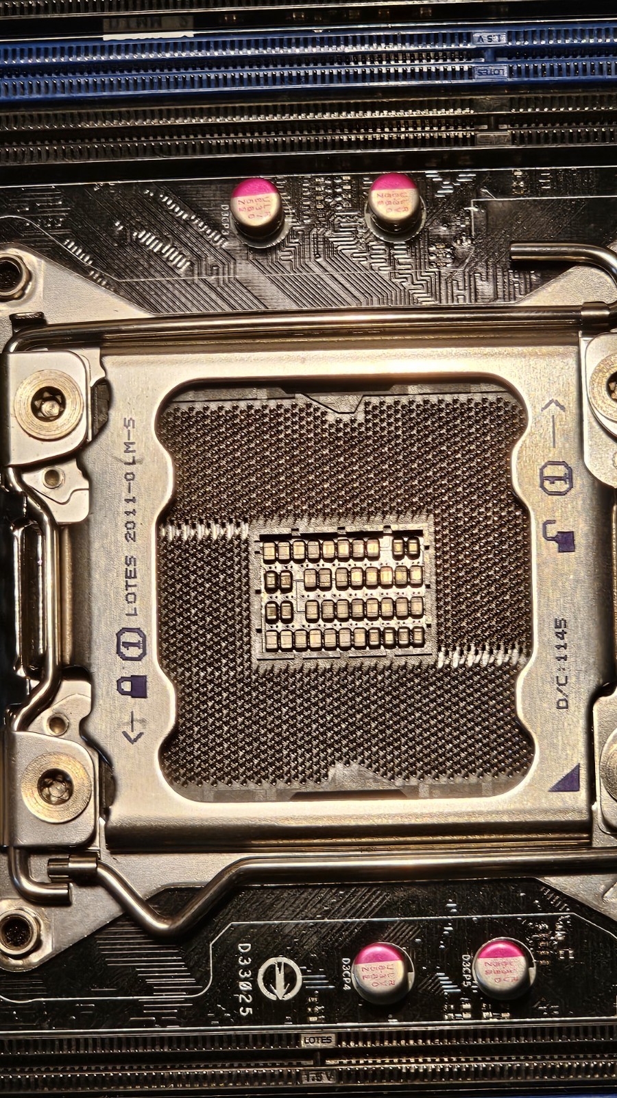 Intel DX79SI, LGA 2011/Socket R Motherboard