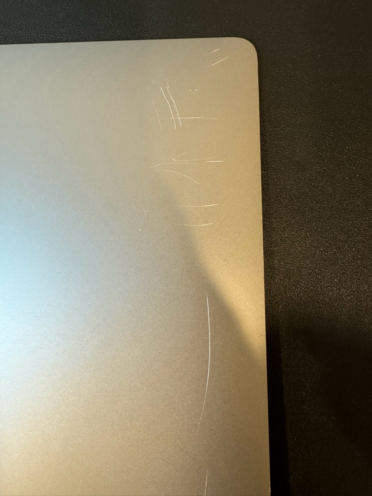 Genuine Apple LCD Display Screen Assembly 16″ MacBook Pro A2141 2019 | Gray