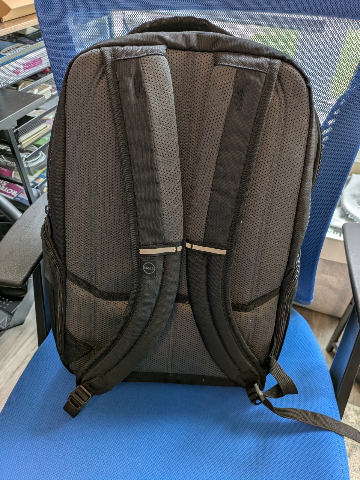 Dell 15 in Laptop Backpack Black Nylon Solid Pattern Padded Sleeve Universal
