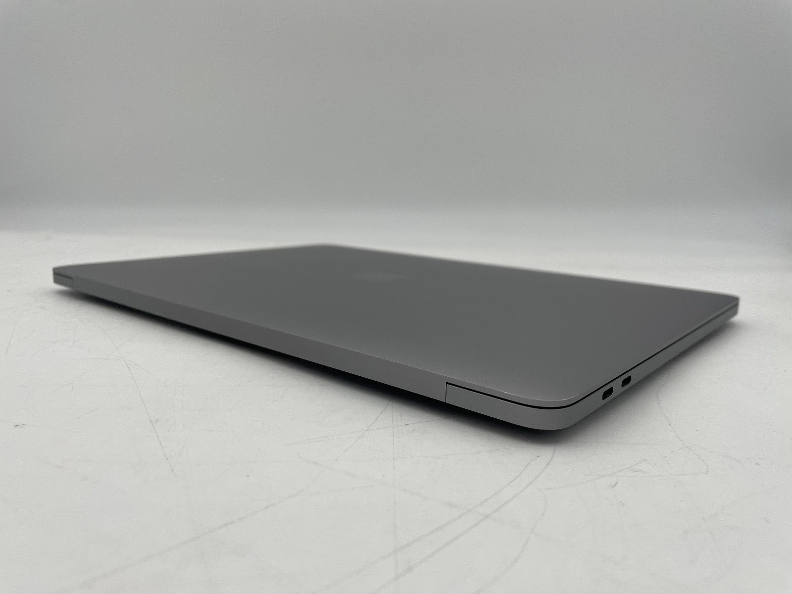 Apple MacBook Pro 2020 13″ touchbar | intel 2.3 i7 | 16GB RAM 512GB SSD *