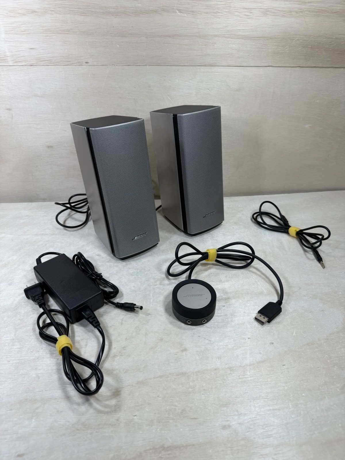 Bose Companion 20 Multimedia Computer Speaker System Silver, Wires, Pod – Tested