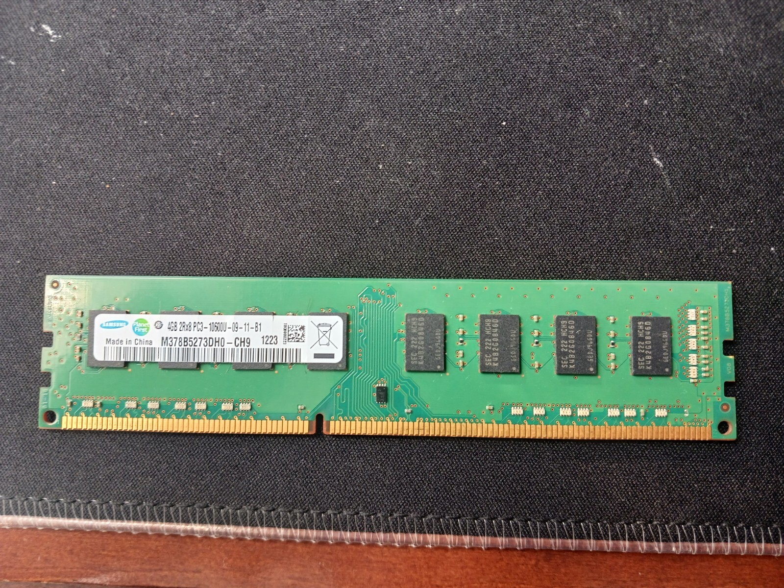 Samsung 4GB PC3-12800 DDR3 1600 DIMM 240-Pin Desktop Memory RAM M378B5173DB0-CK0