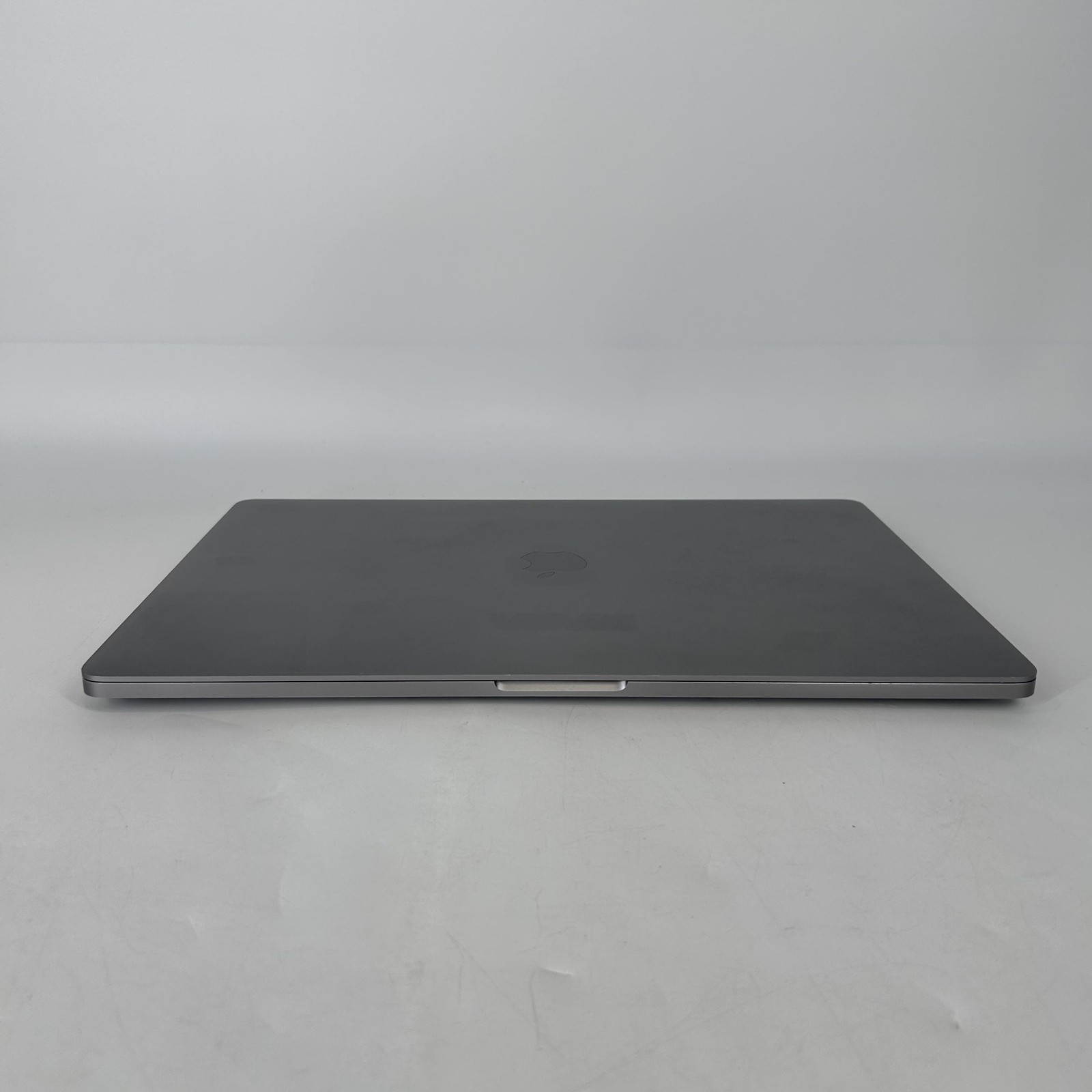 MacBook Pro 16 Touch Bar Space Gray 2019 i9 16GB 1TB AMD Radeon Pro 5500M Good