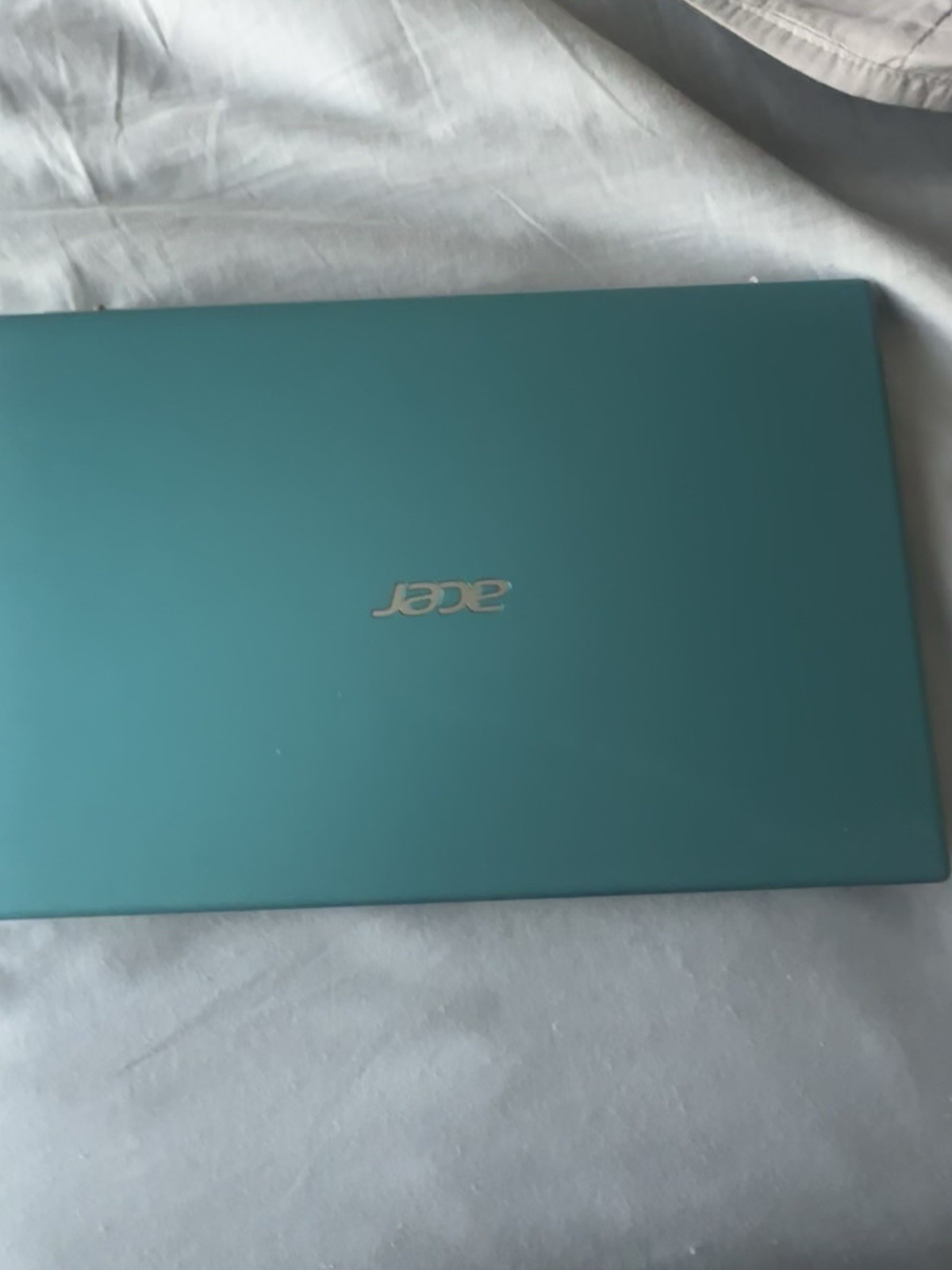 Acer Aspire 1 Laptop – Works Great on Charger