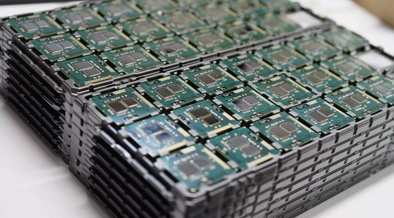 Intel Core i7 640M 2.8 GHz Dual-Core 4M Processor Socket G1 Mobile CPU SLBTN
