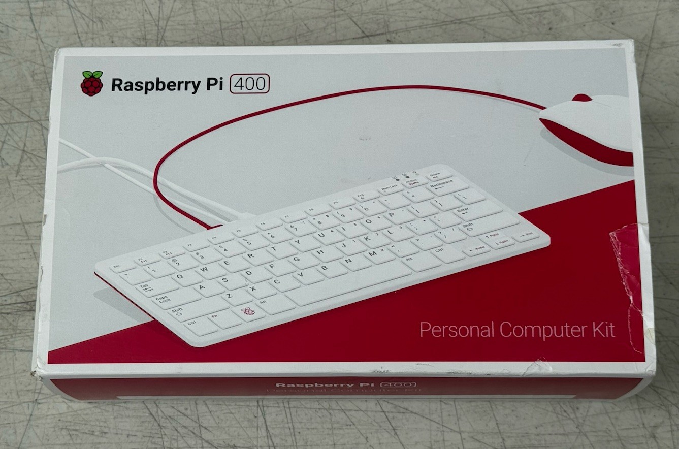 Raspberry Pi 400 Kit Broadcom BCM2711 1.8ghz,4GB US layout 32GB SD Keyboard
