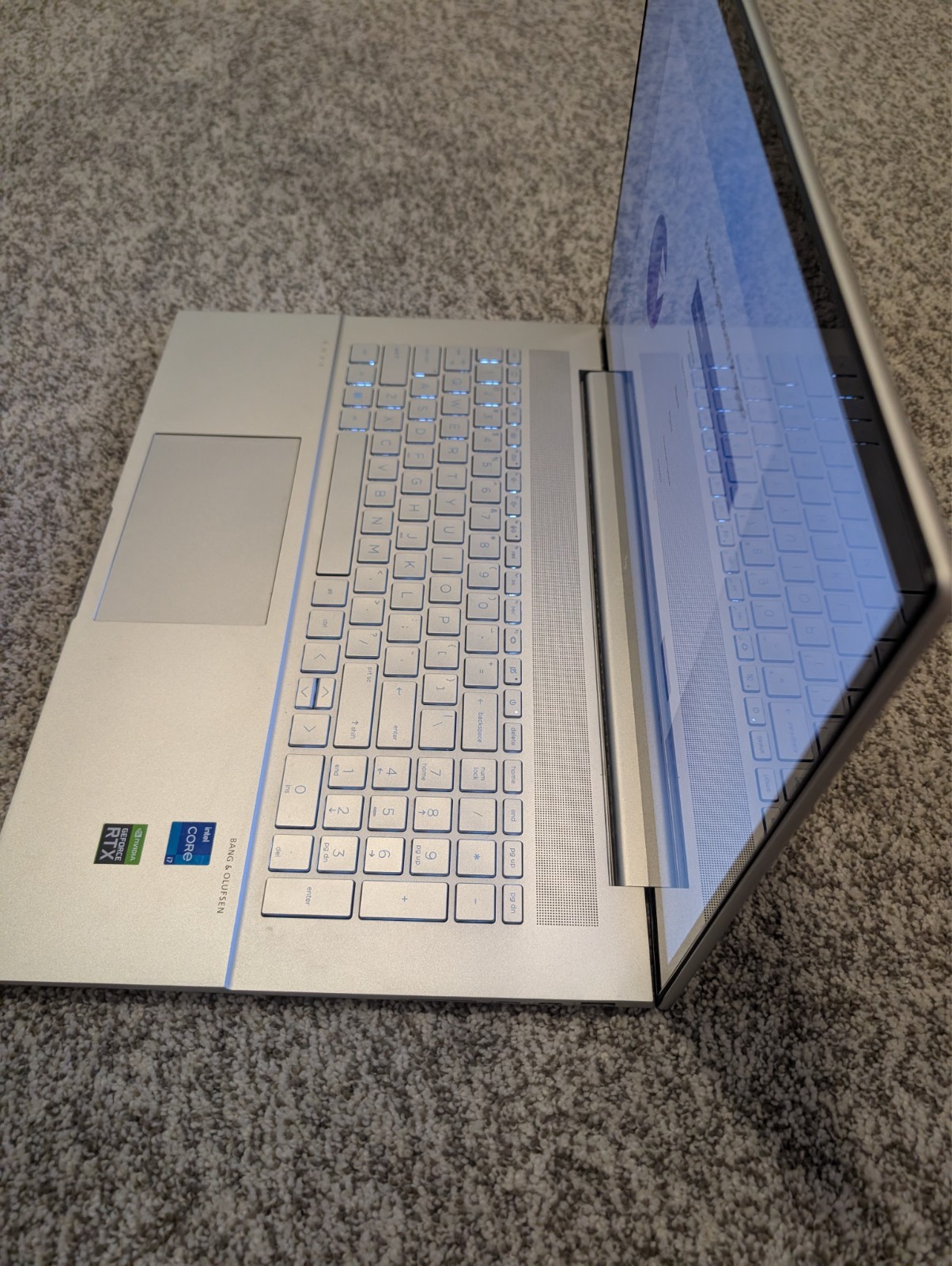 HP ENVY 17-cr0747nr 17.3″ COMES WITH HP OFFICIAL DOCKING STATION