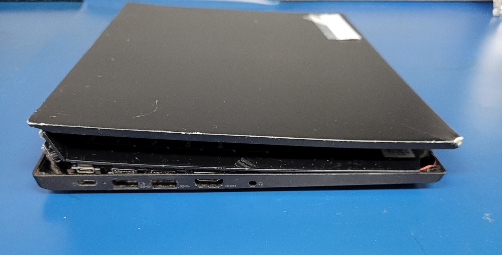 Lenovo ThinkPad E14 – Top Bezel & Hinges Broken – For Parts