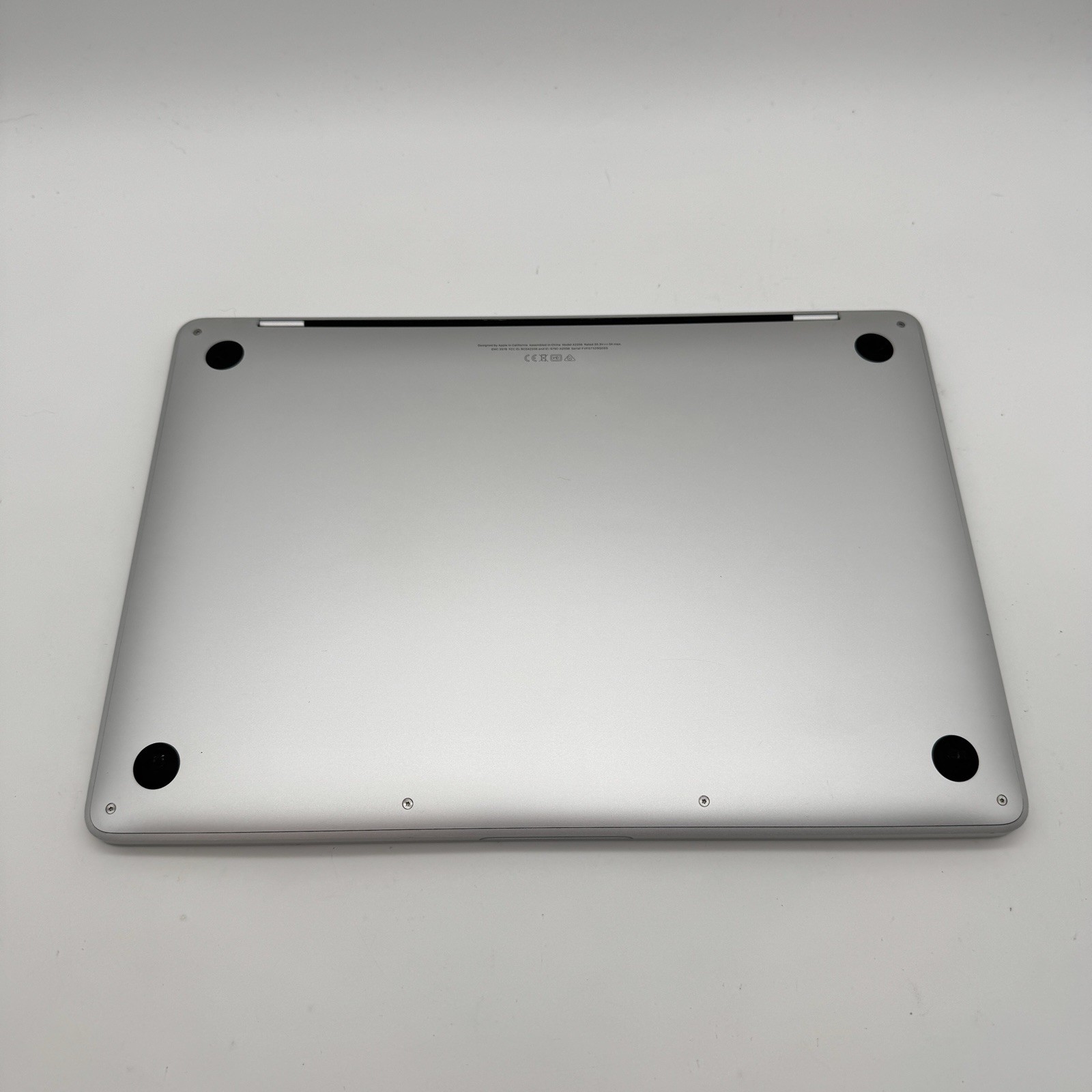 Apple MacBook Pro M1 2020 13″ Touch Bar A2338 | M1 8-Core | 8GB RAM | 256GB SSD