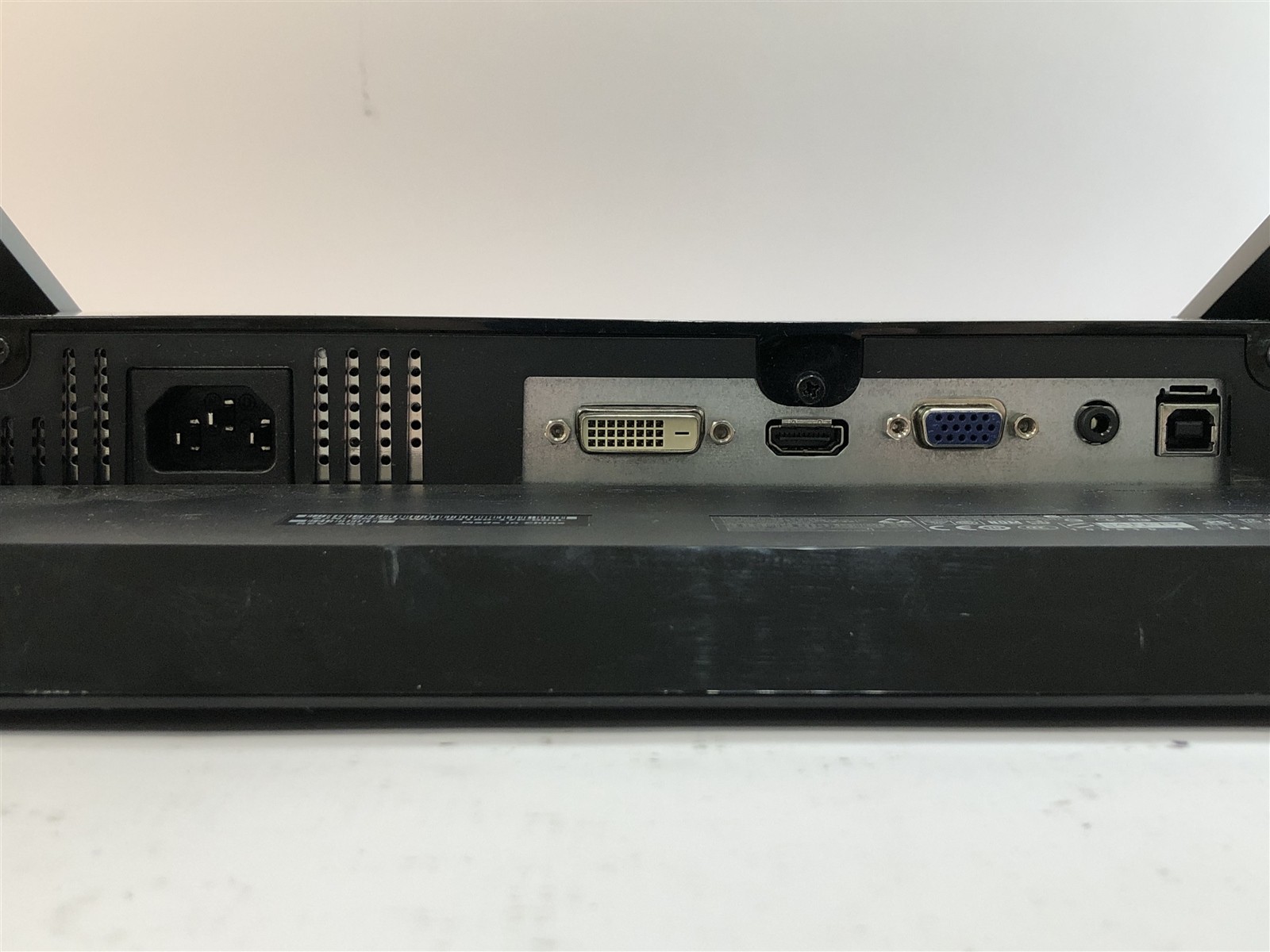 Dell 21.5″ ST2220Tc TFT Touchscreen FHD Monitor
