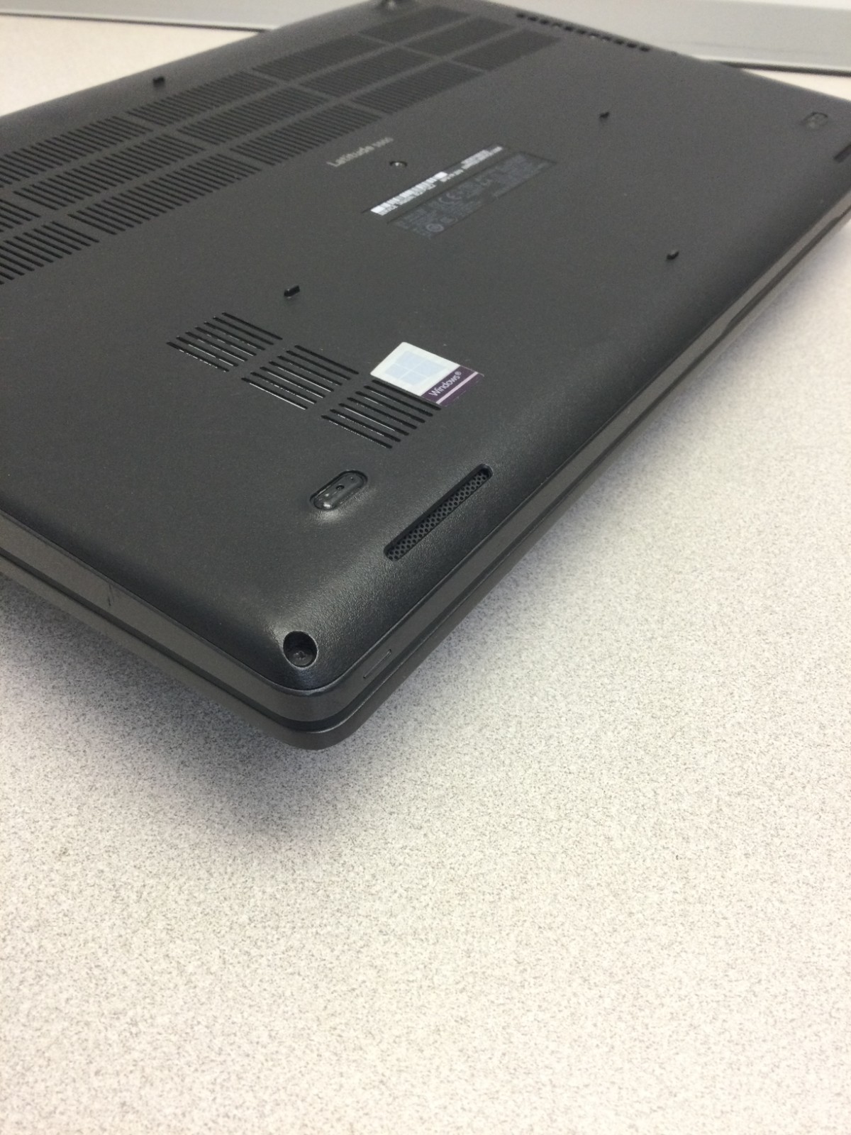 Dell Latitude 5500 15.6″ 256GB SSD Core i7-8665u, 1.90GHz 8GB RAM GB WIN 11 PRO