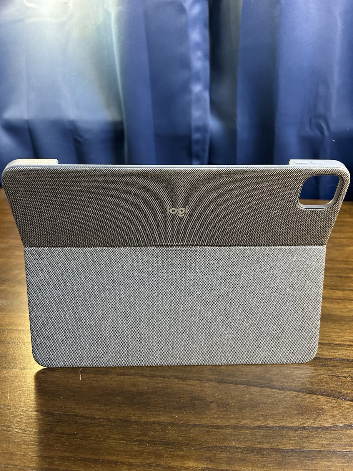 Logitech Combo Touch Keyboard Case w/ Trackpad for iPad Pro 11” 1st 2nd 3rd Gen