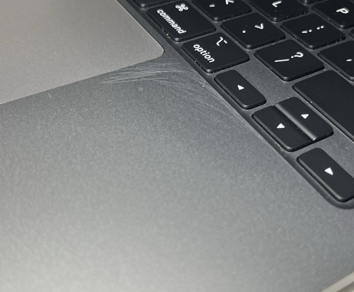 Apple MacBook Pro 13″ 2020 M1 A2338 – 8GB RAM – 256GB SSD – Space Gray – w A/C