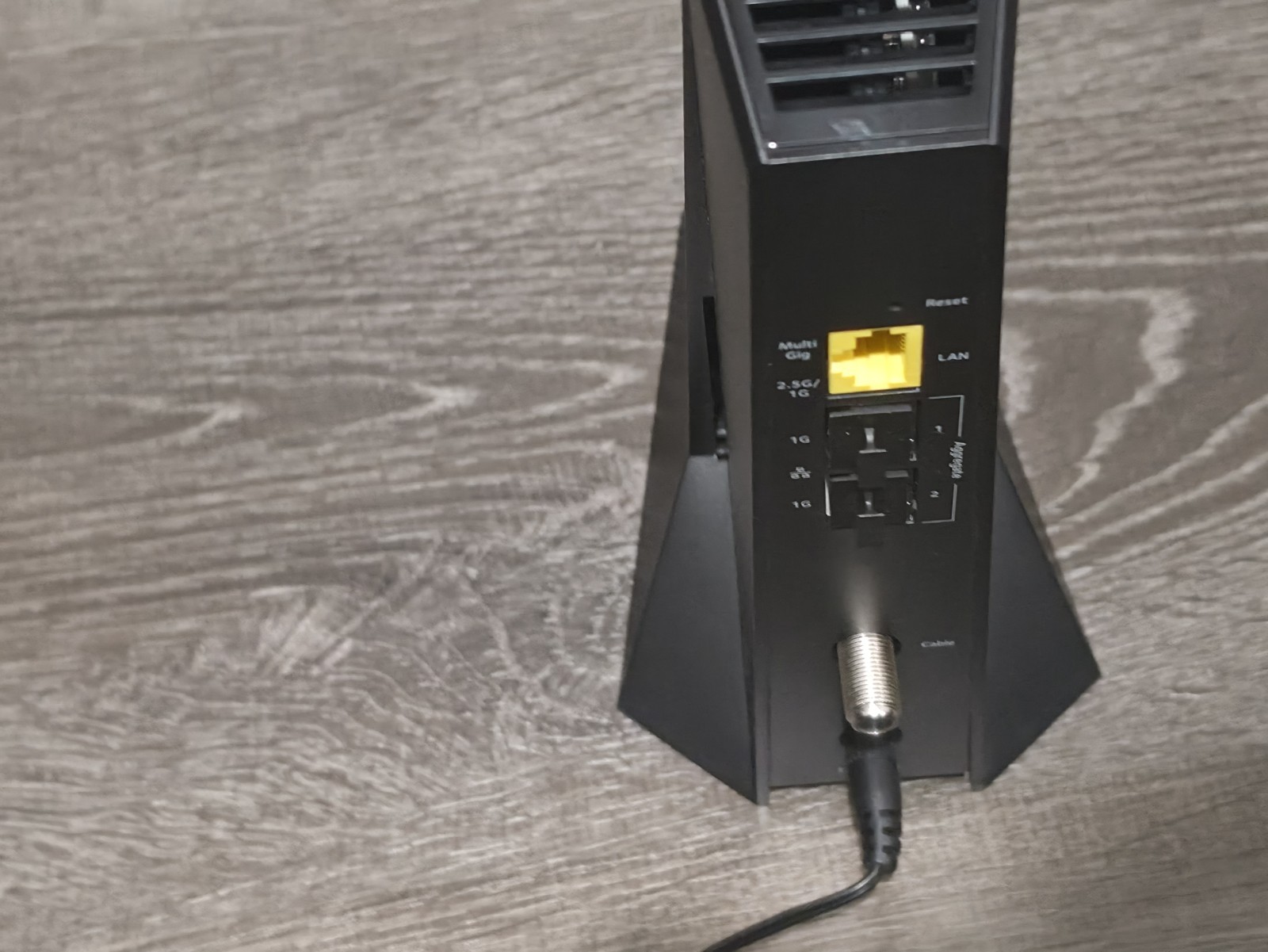 Netgear Nighthawk CM3000 Cable Modem DOCSIS 3.1