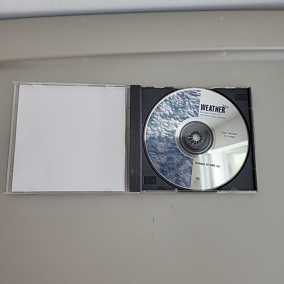 Weather 2000 Hurricane Trackers & Other Meteorology Programs CD-ROM Windows 95