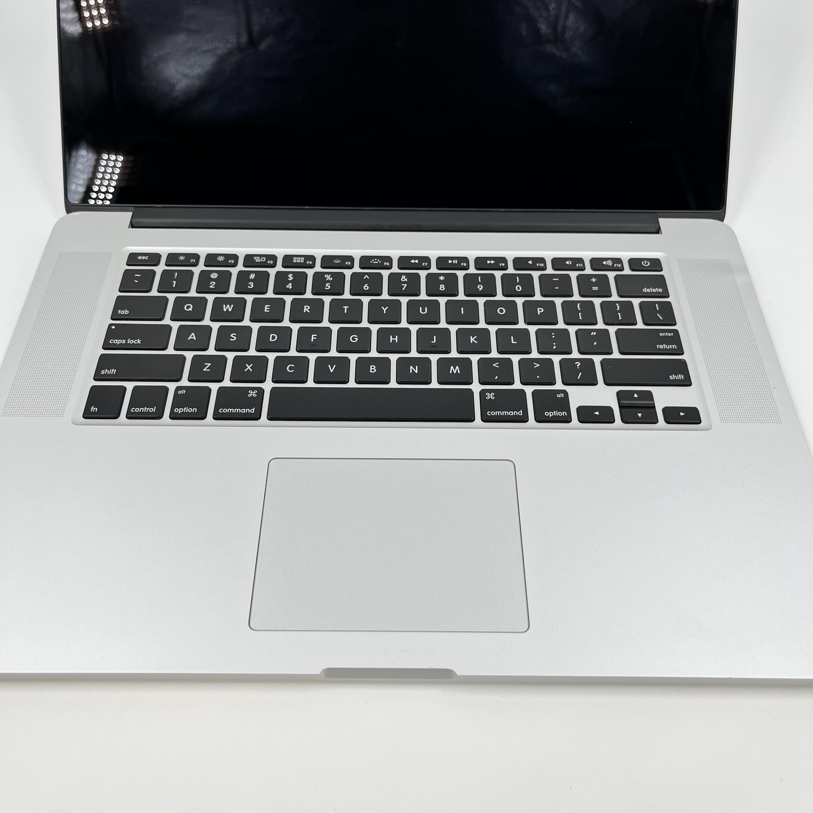Apple MacBook Pro 15 Retina Mid 2015 2.5GHz Intel Core i7 4th Gen 16GB 512GB
