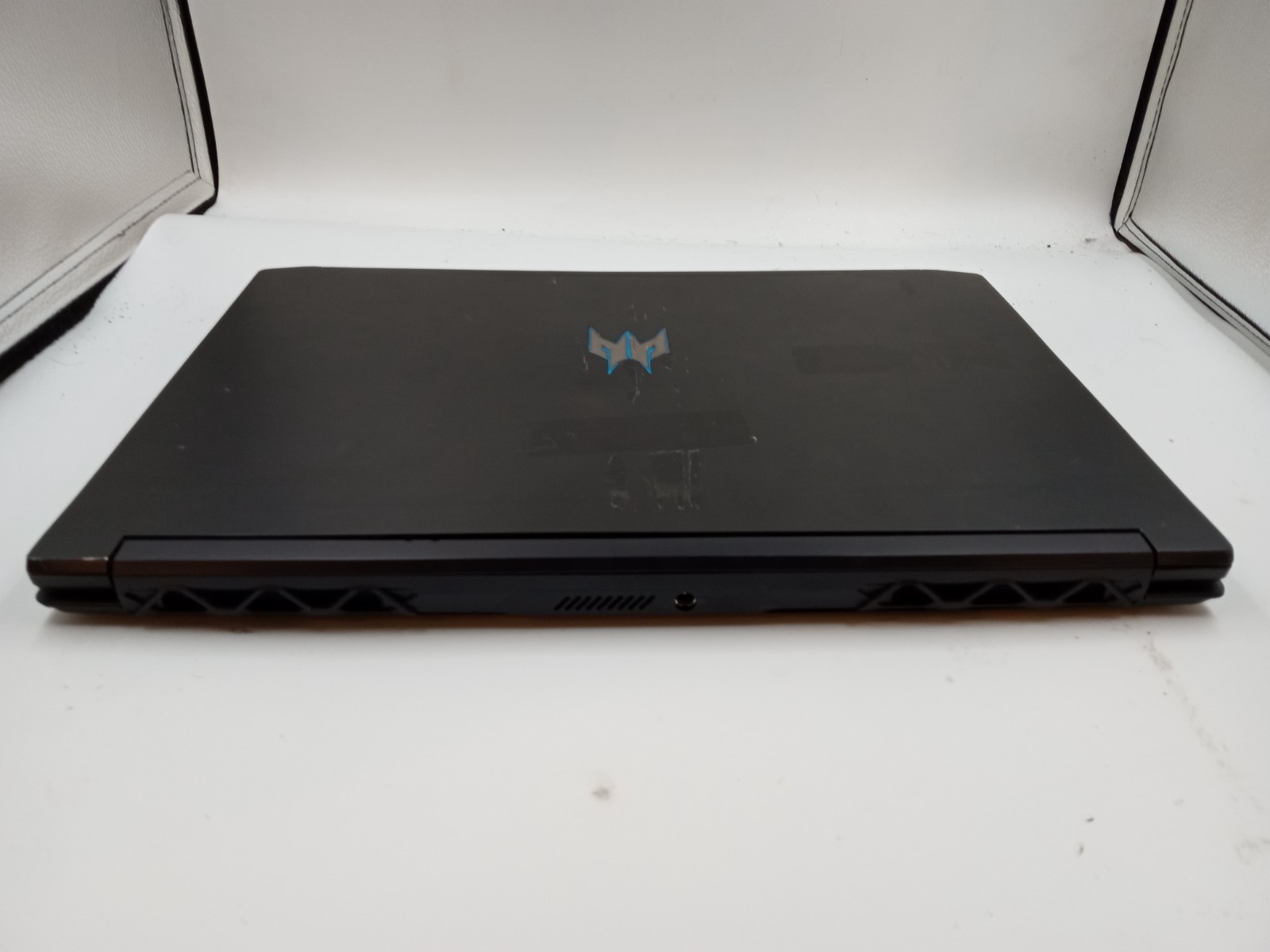 Acer Predator Triton PT315-53 15.6″ Laptop i7-11800H Nvidia RTX 3060 -CRACKED!!