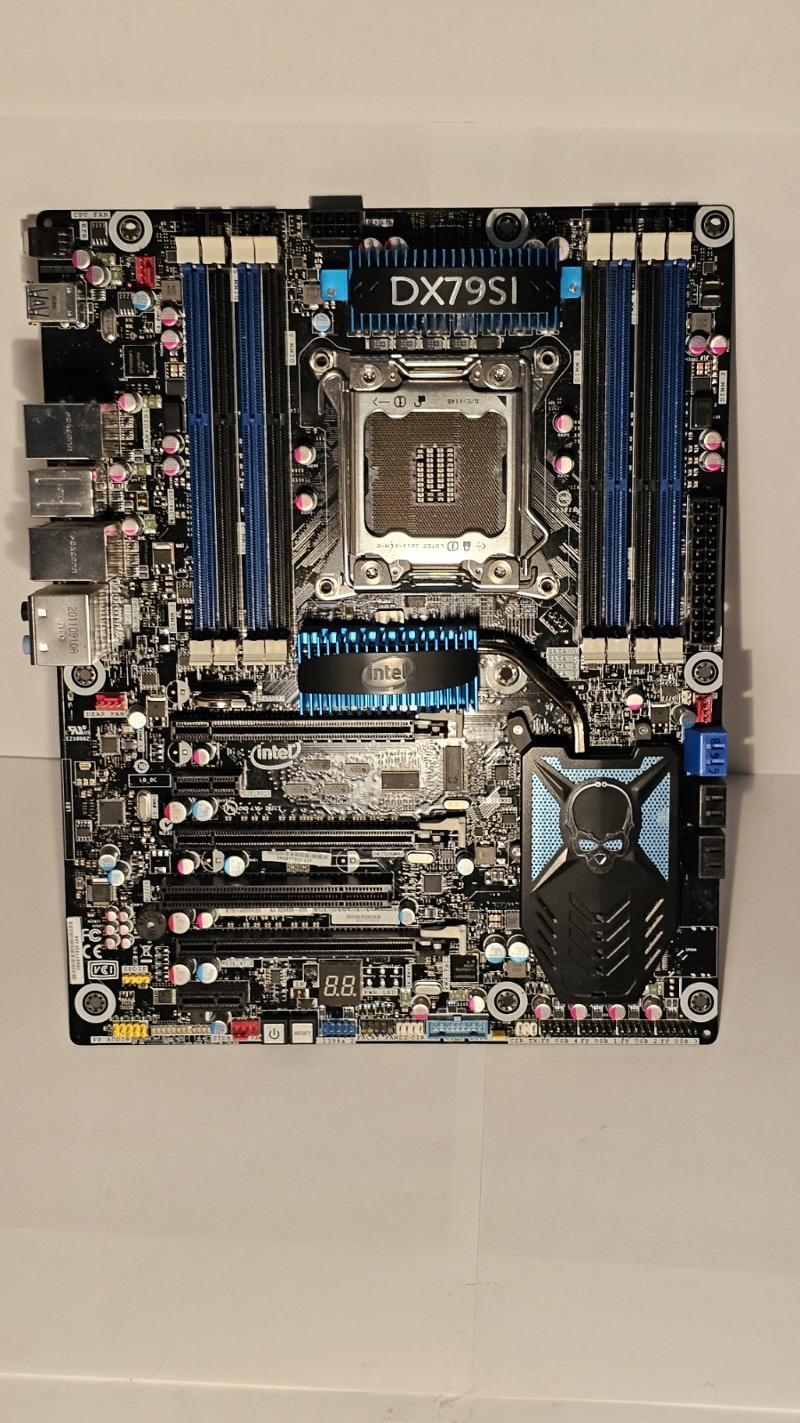 Intel DX79SI, LGA 2011/Socket R Motherboard