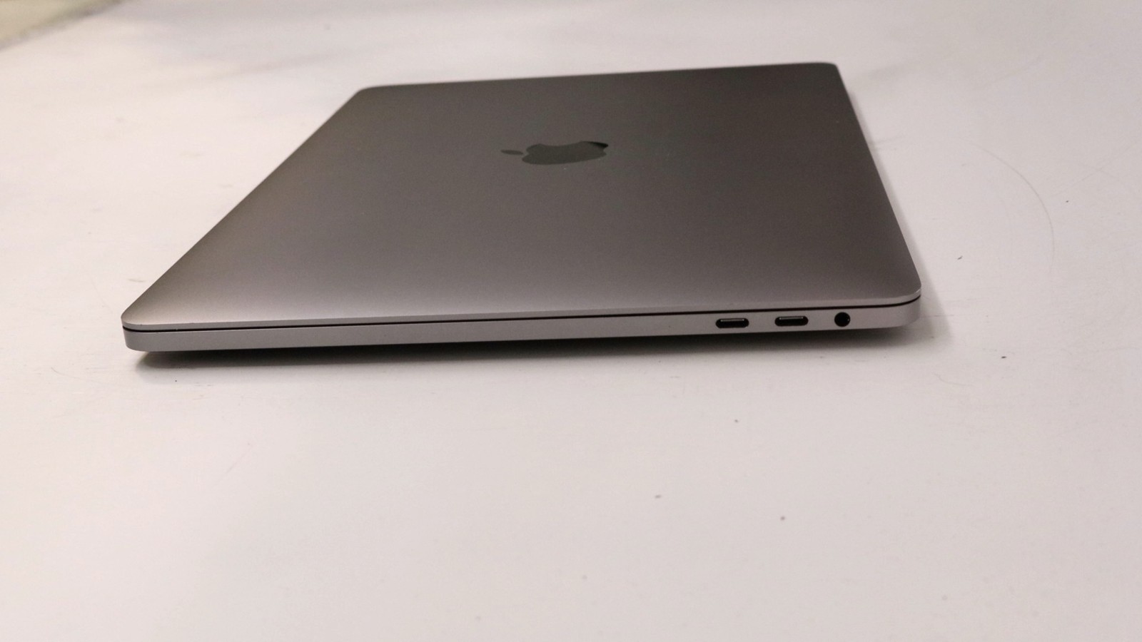 Apple Macbook Pro 13″ i7-1068NG7 16GB 512GB – Good