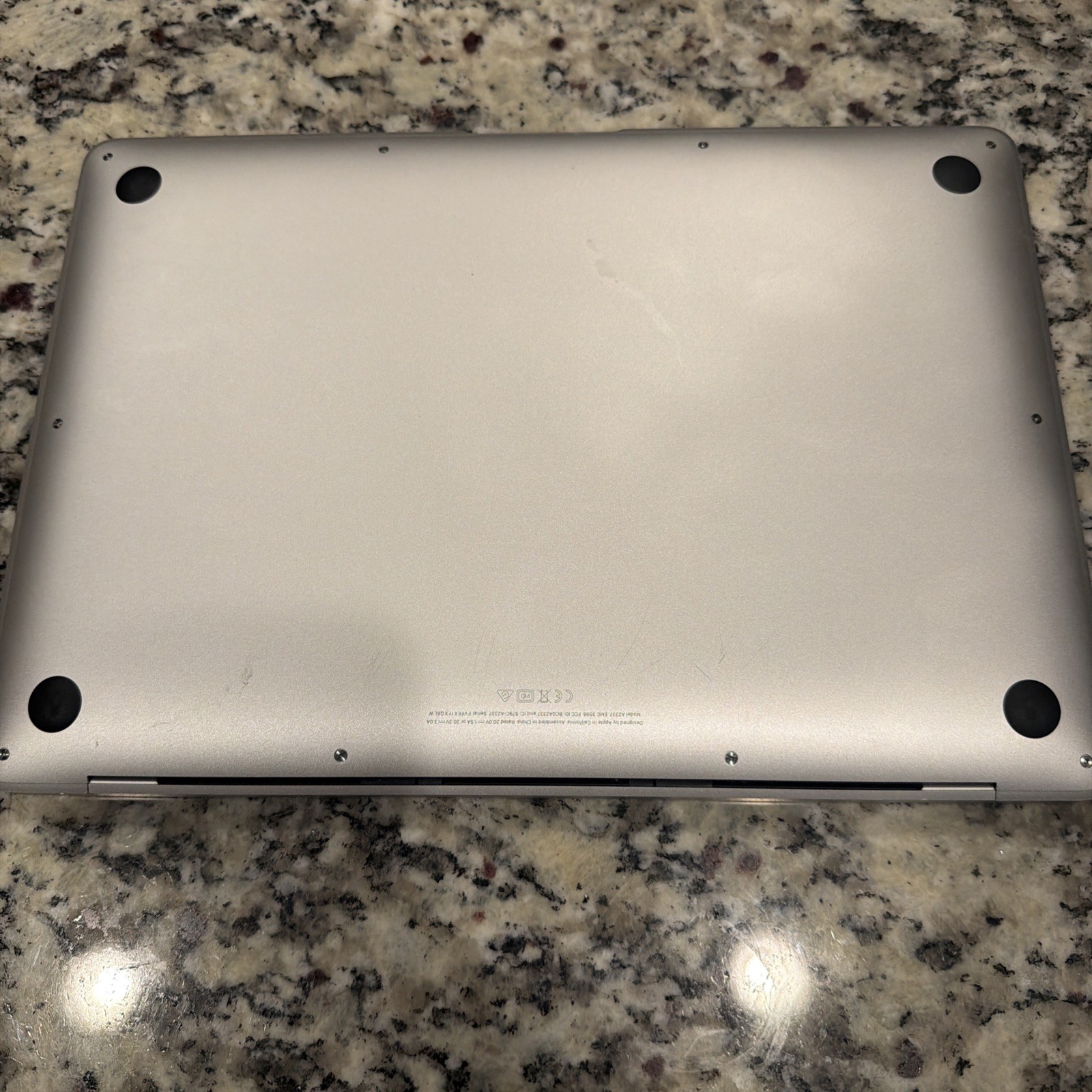 Apple MacBook Air 13.3″ (256GB SSD, Apple M1, 16GB RAM) Laptop – Silver -…