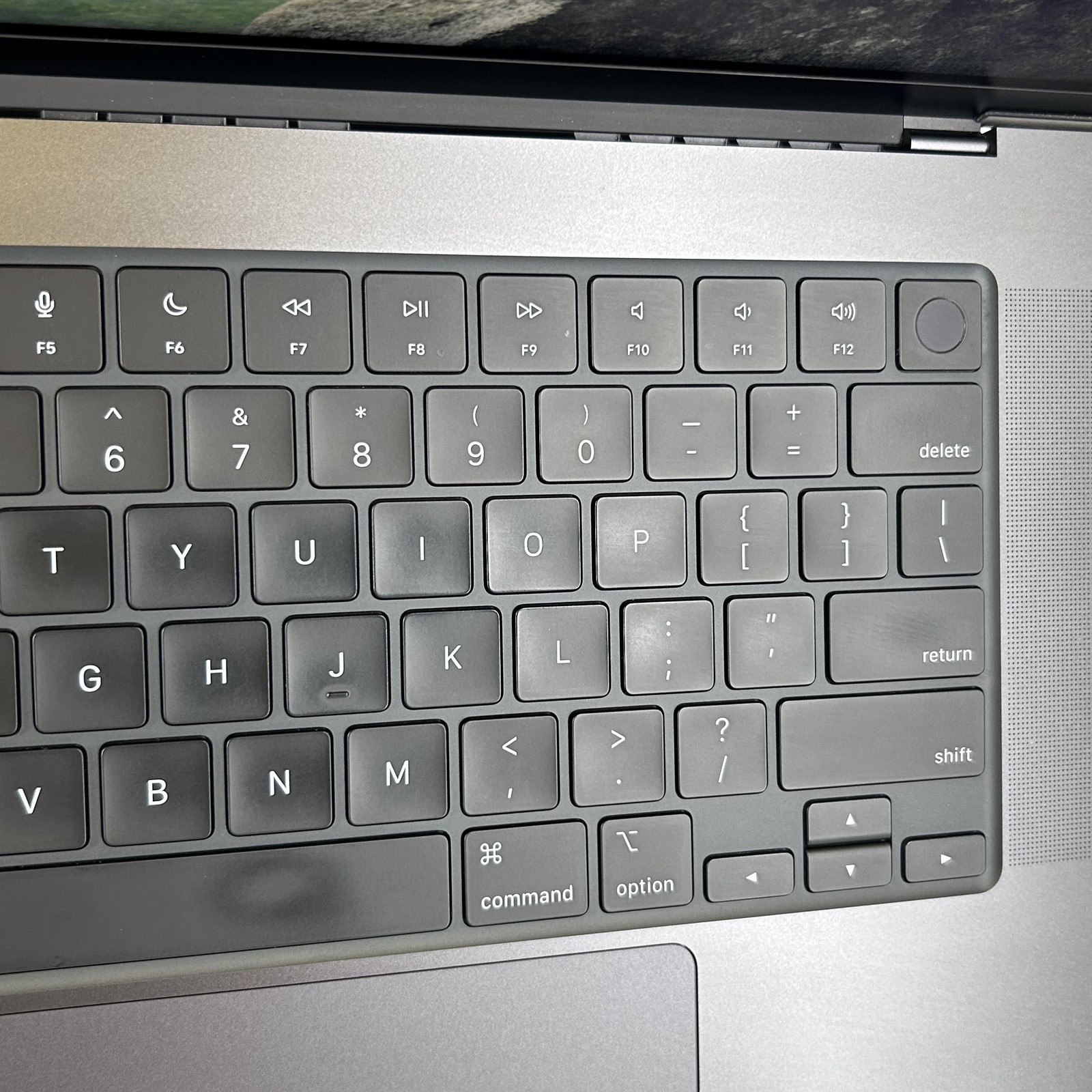 MacBook Pro 16 Space Black 2024 M4 Pro 14-Core CPU 20-Core GPU 24GB 1TB SSD NANO