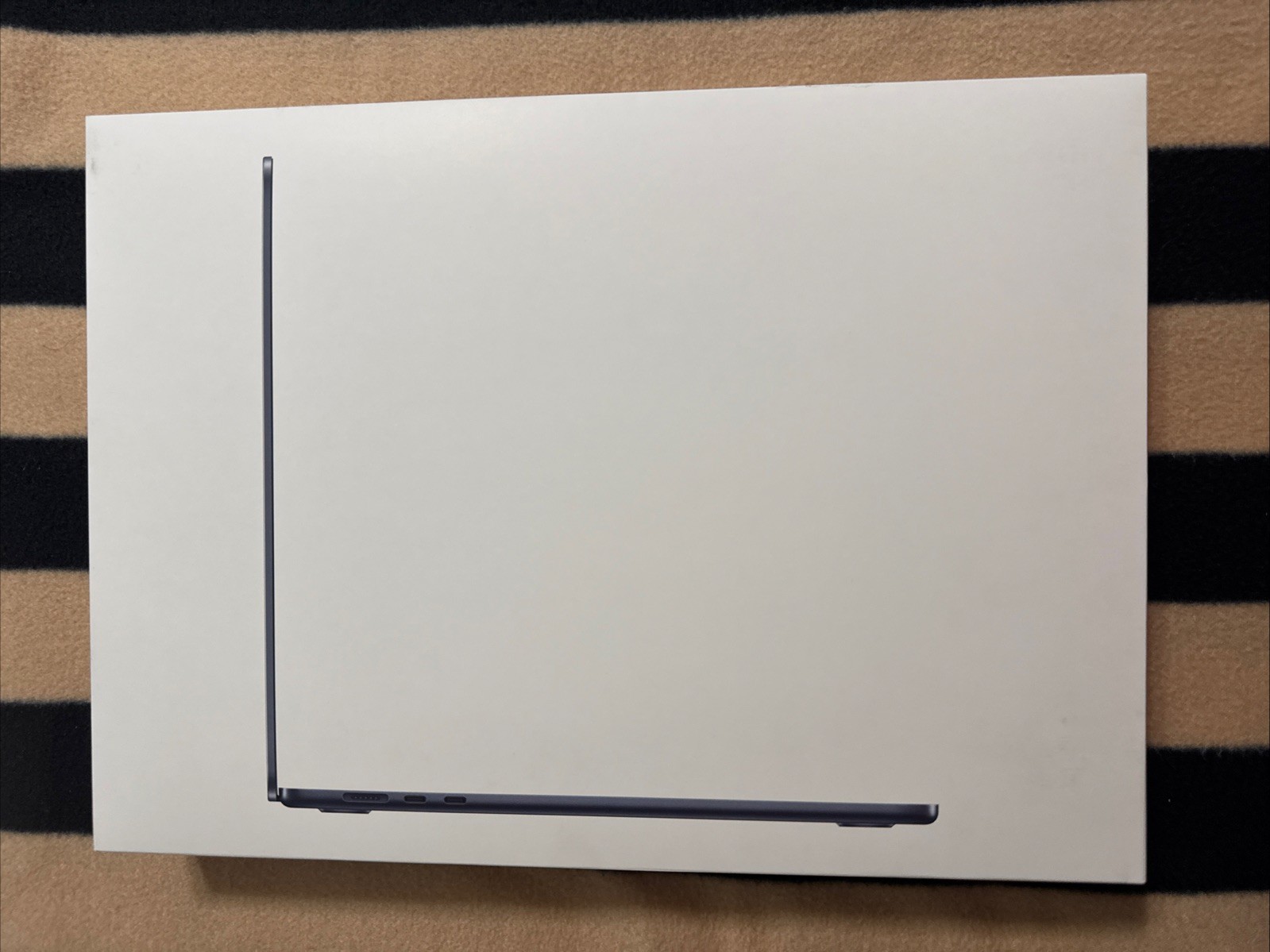 APPLE MACBOOK AIR 15″ M4 CHIP 1TB SSD 24GB RAM 10-CORE 10-CORE GPU MIDNIGHT