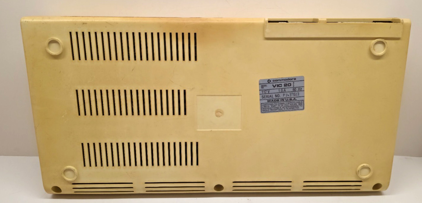 Commodore Vic-20 Computer System w/ Power Supply, AV Cable & Basic Manual Tested