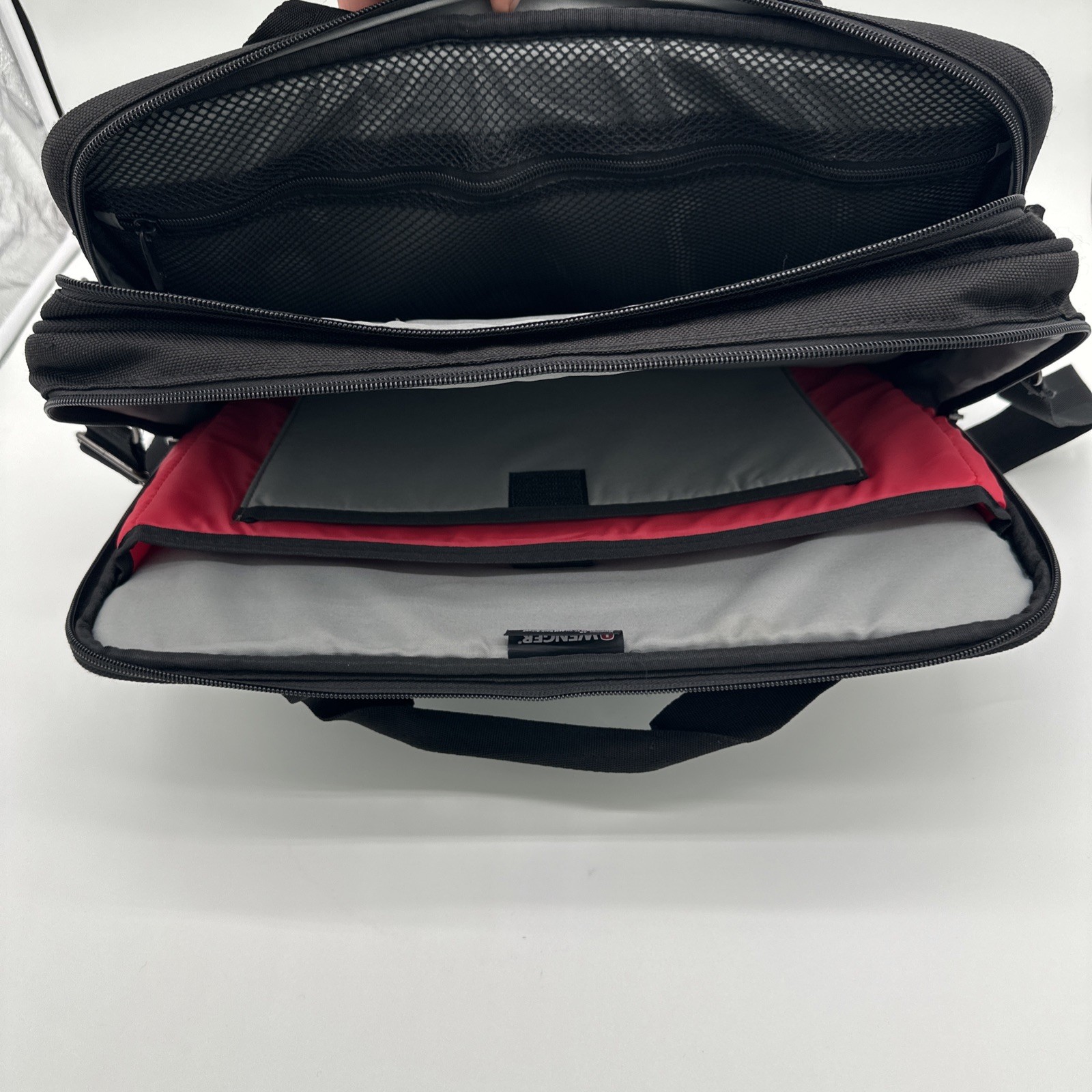 SwissGear 17 Inch Laptop Bag The Highwire Business Gear with Shoulder Strap