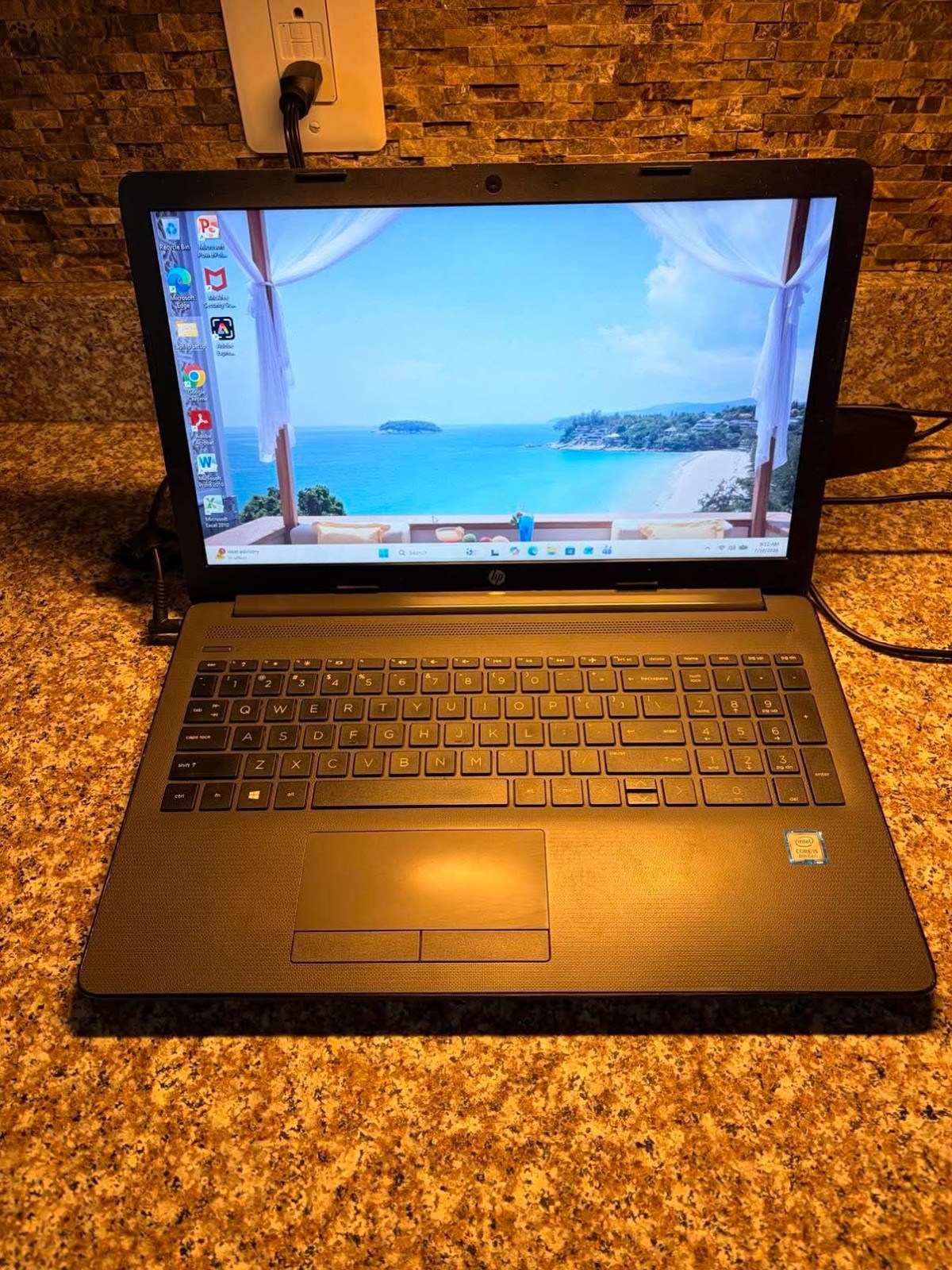 HP laptop, win 11, 16GB Ram,15″ Screen, MS Office 256GB fast SSD (M.2), webcam