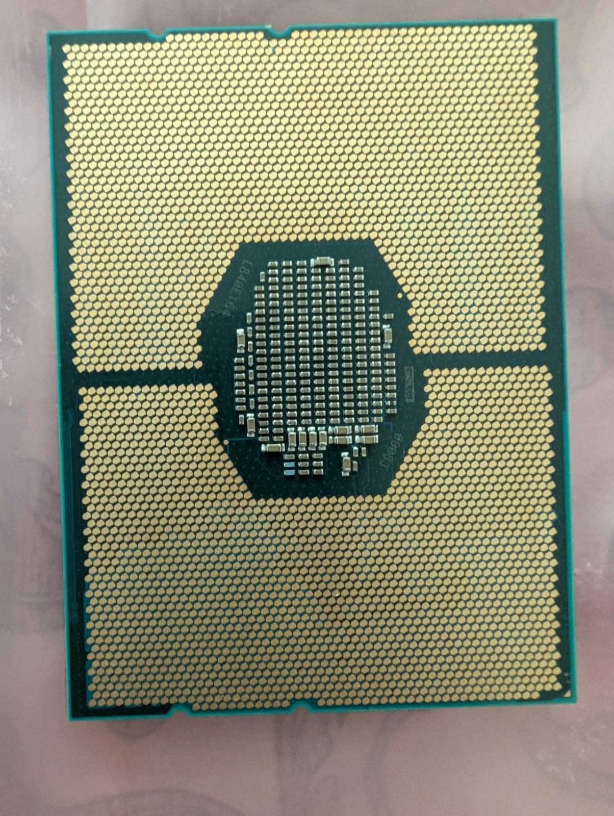 Intel Xeon Platinum 8260Y (ES) QRC1 B0 Stepping – 24C 2.4Ghz LGA3647 CPU