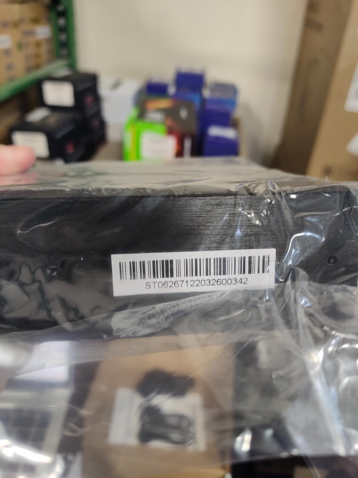Removable 4- 2.5″ Hard Drive Bay -Supports up to four 2.5″ SAS/SATA disks