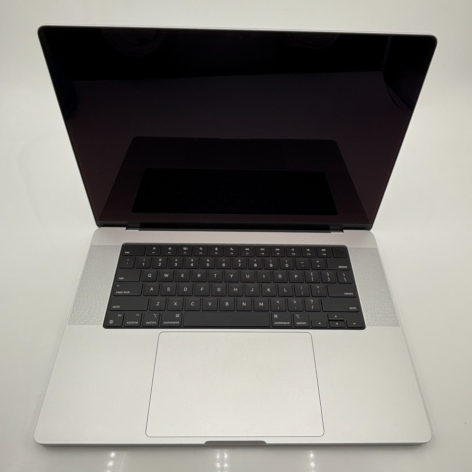 Apple MacBook Pro 16″ 2024 M4 Pro 24GB RAM 512GB – Silver – Great Condition