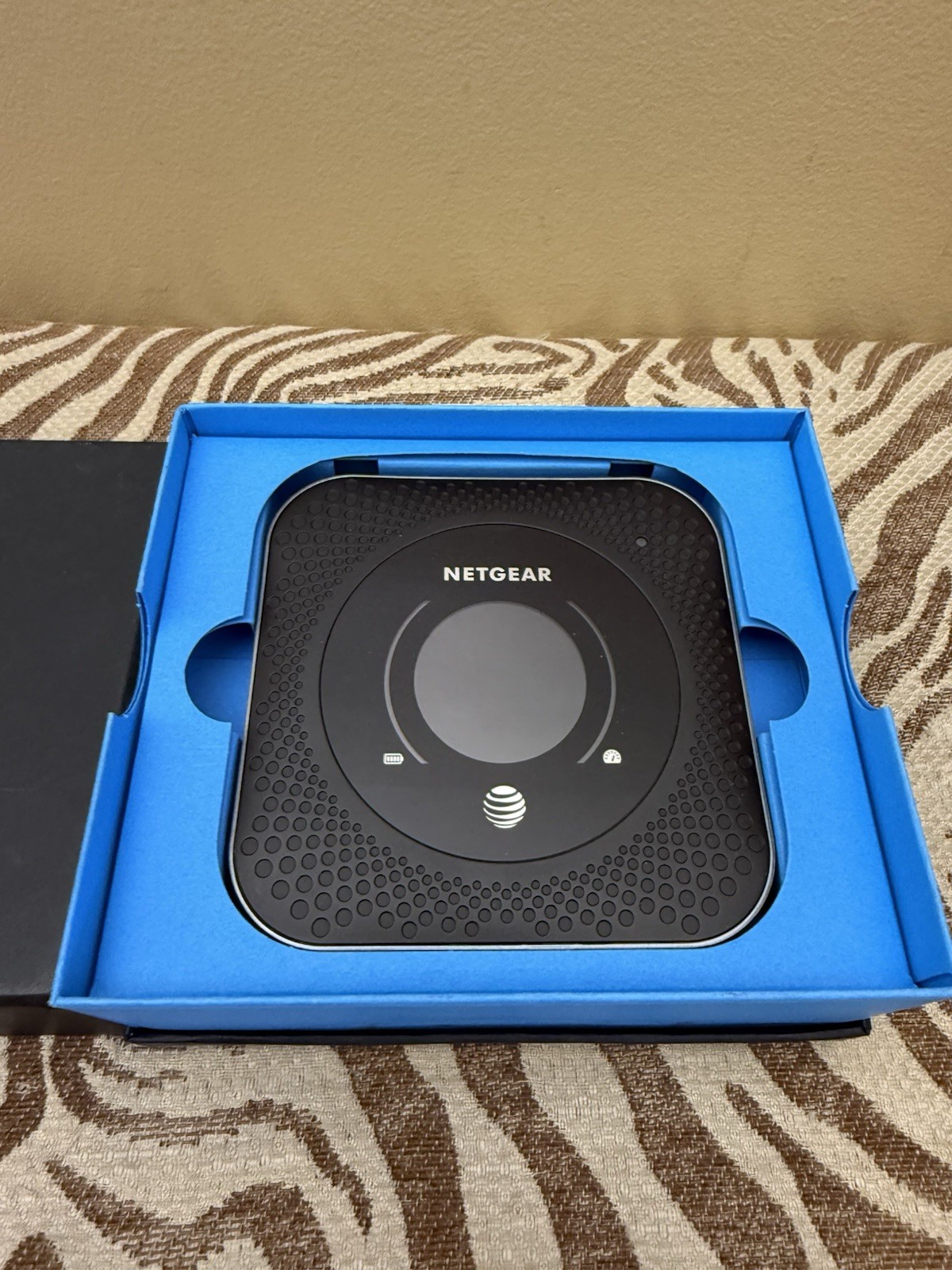 AT&T Nighthawk LTE Mobile Hotspot Router, Model MR1100